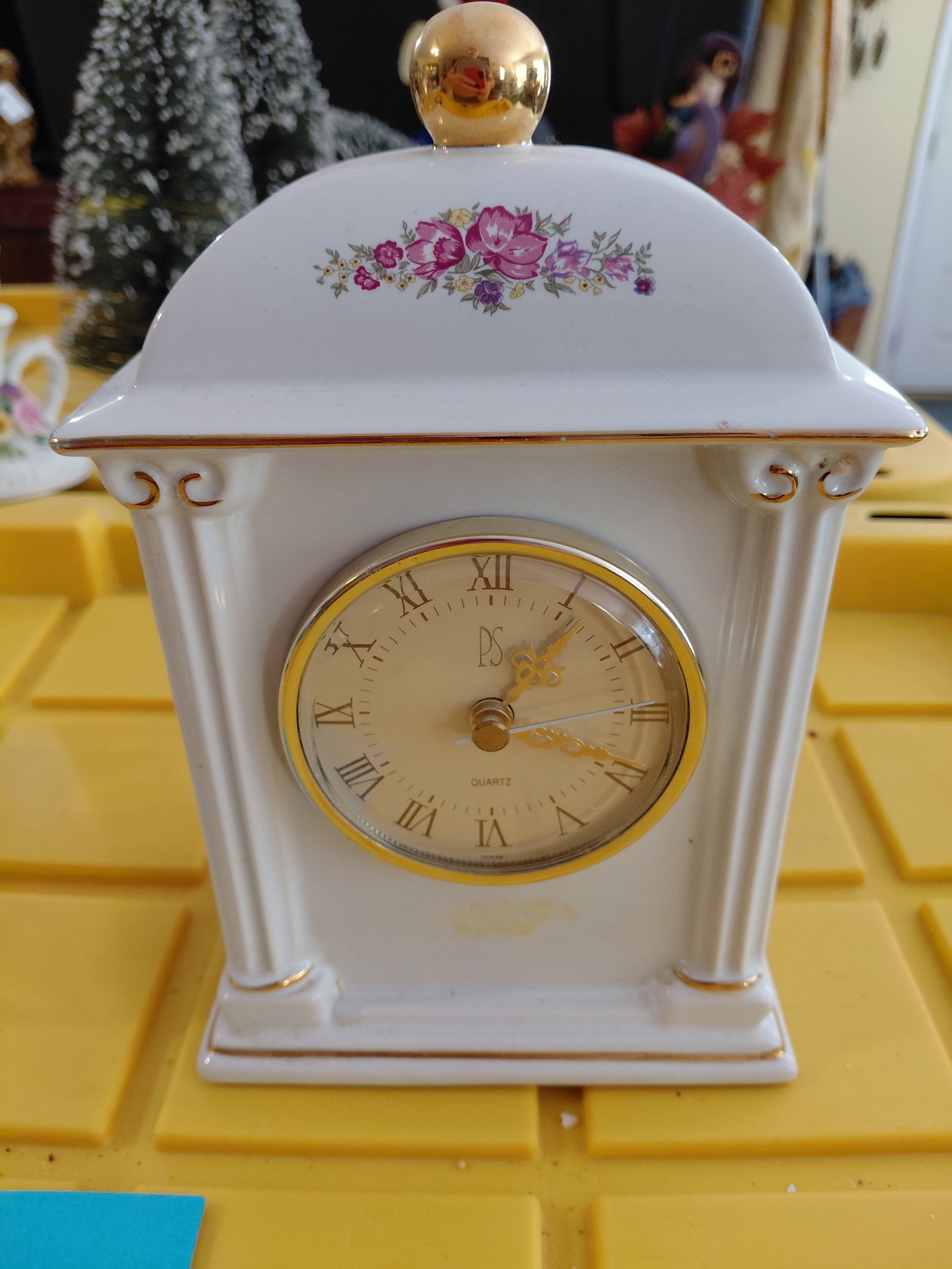 Pair of Clocks / Untested as seen - 5