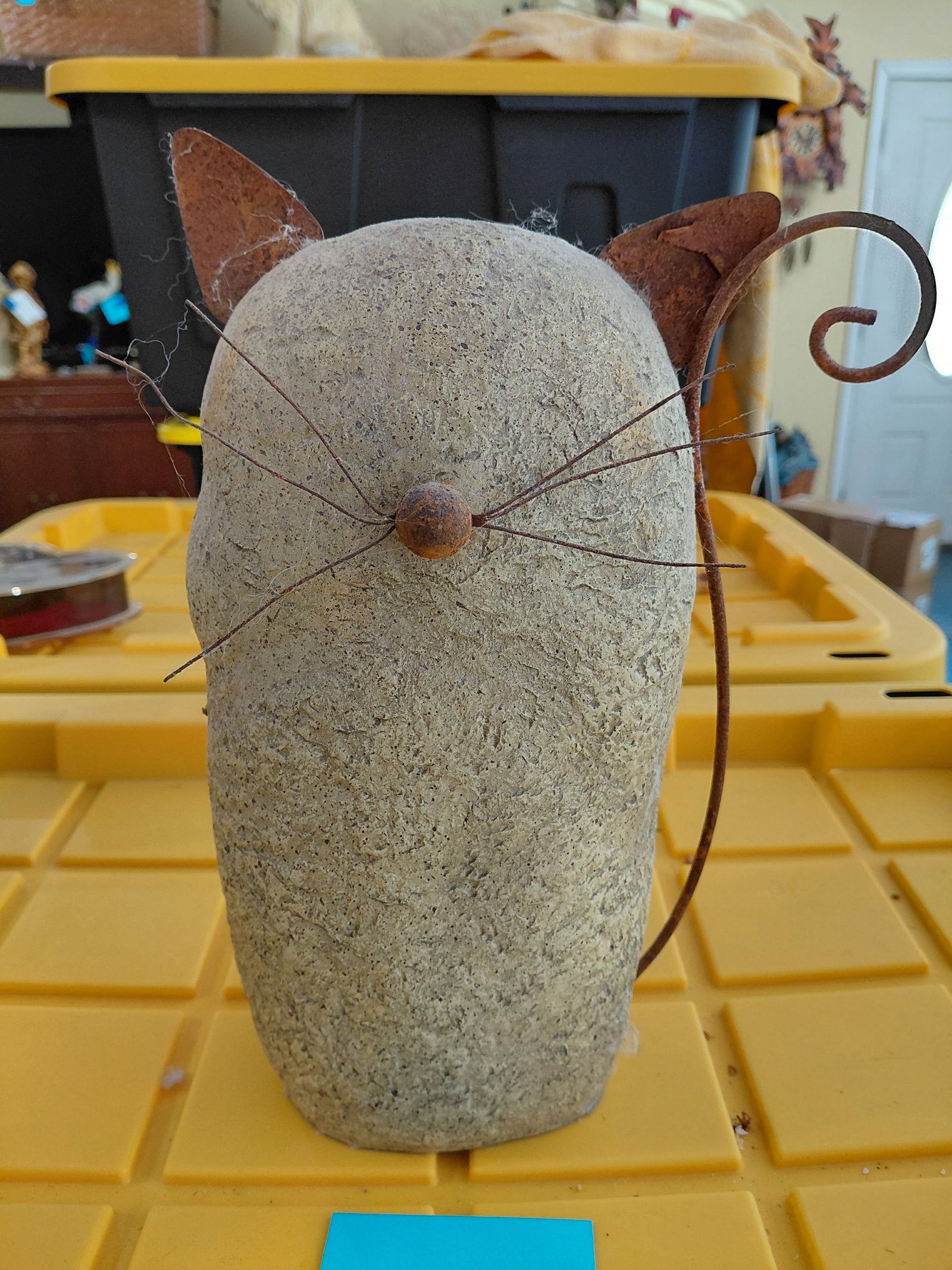 Large Resin and Metal Cat Statue: Large Resin and Metal Cat Statue