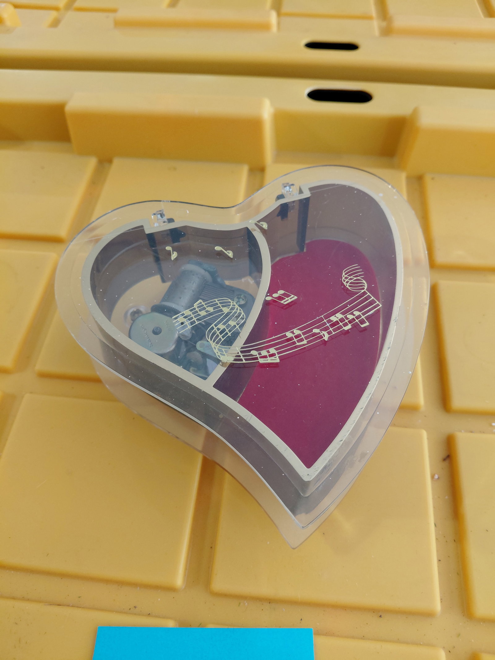 1970s Musical Heart Shape Piano Jewelry Box / Works: 1970s Musical Heart Shape Piano Jewelry Box / Works