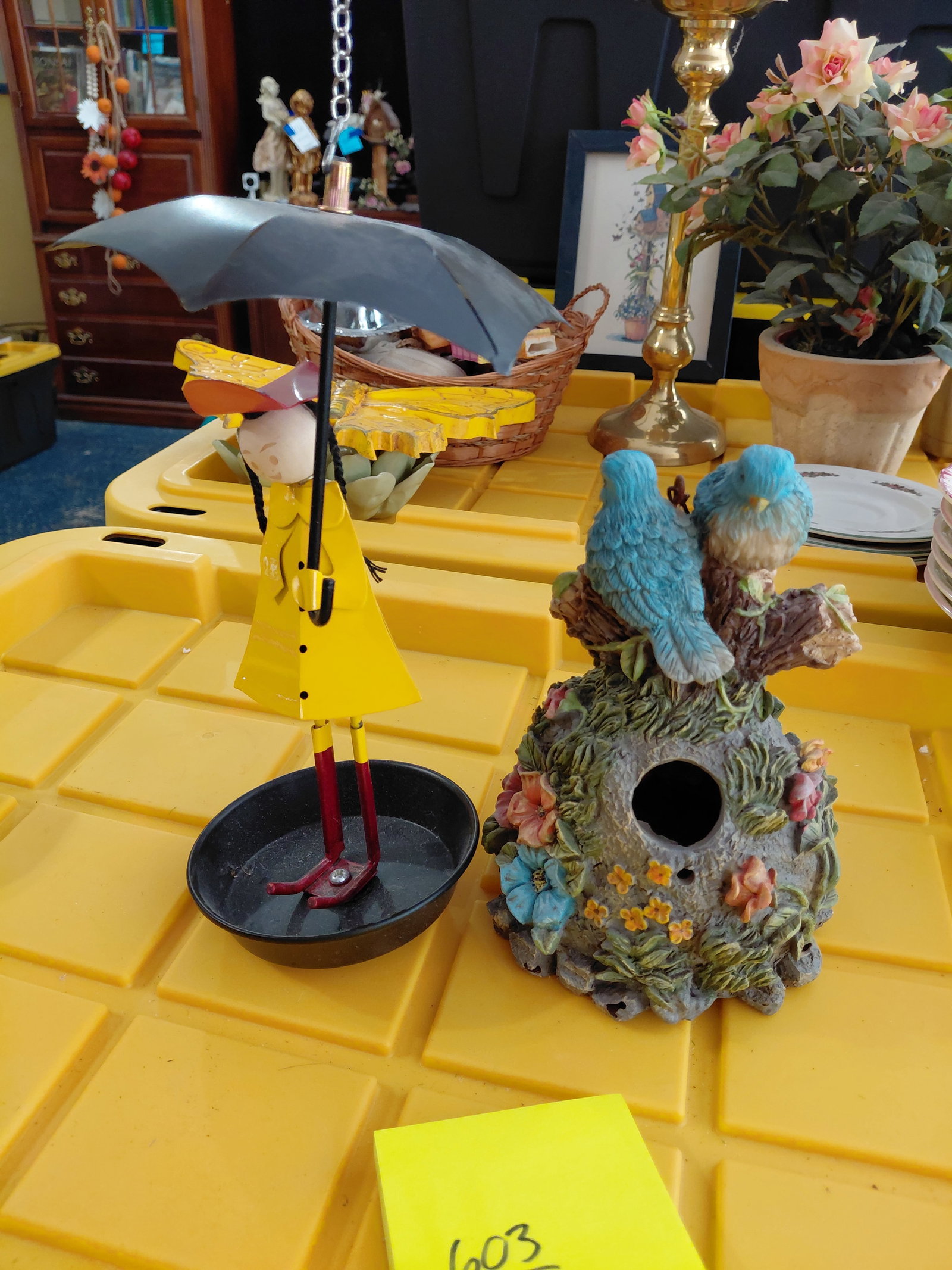 Metal Bird Feeder and Resin Bird House / As seen: Metal Bird Feeder and Resin Bird House / As seen