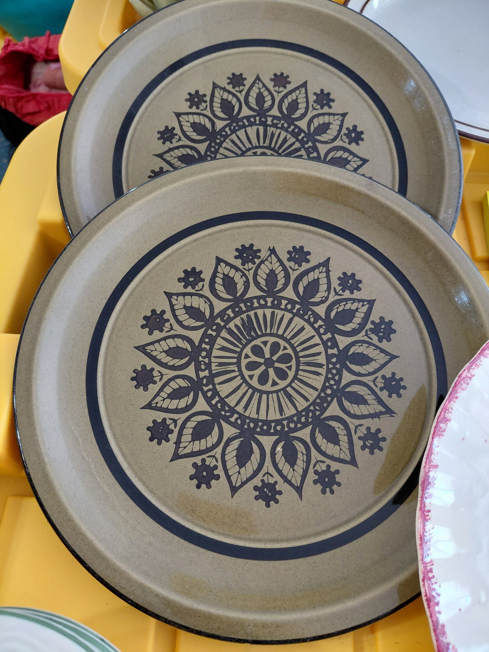 Mixed Lot of Plates / As seen - 2