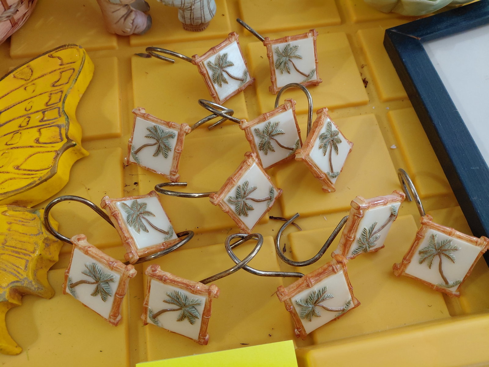 Large Decorative Lot - 4