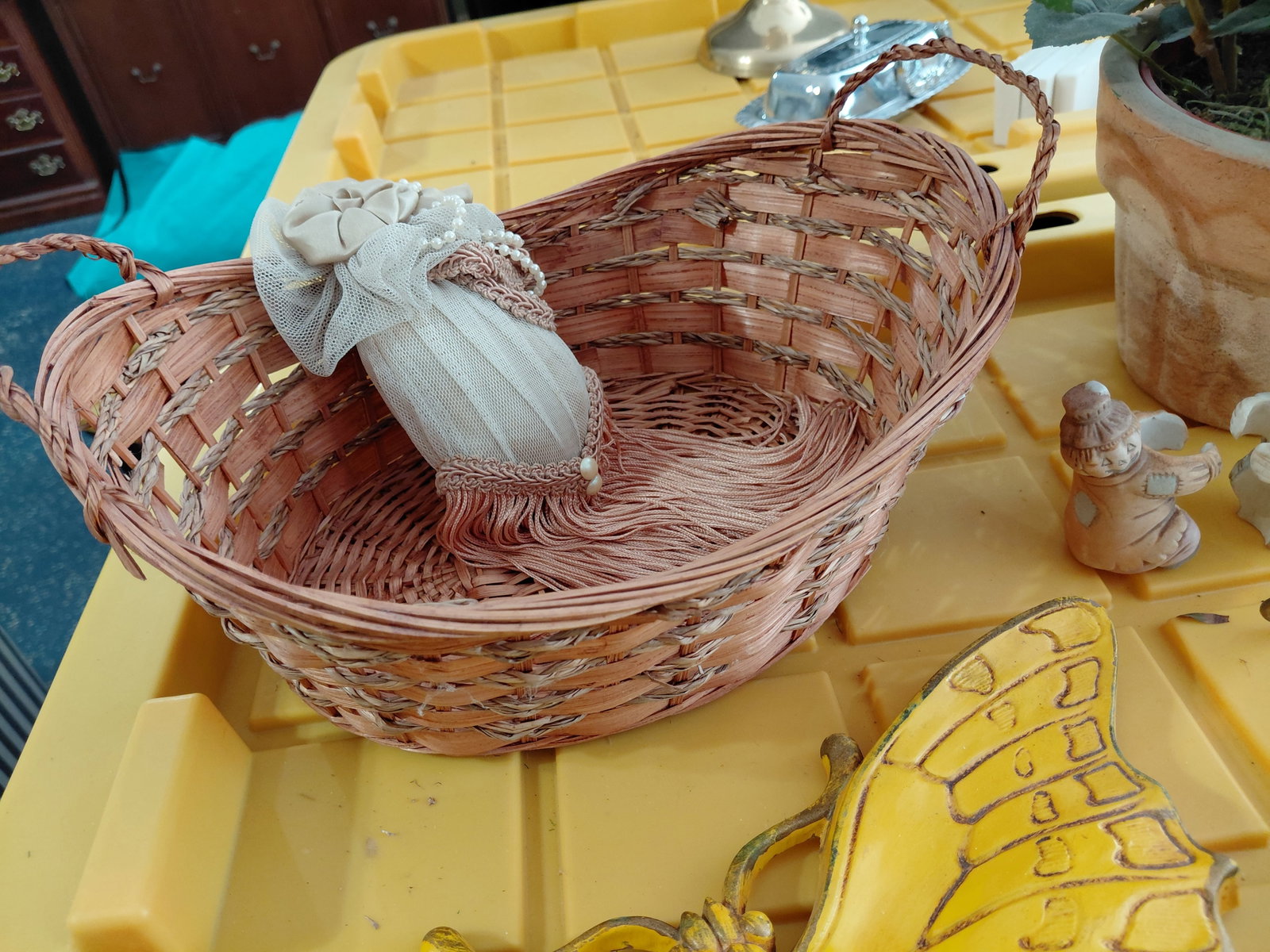 Large Decorative Lot - 7