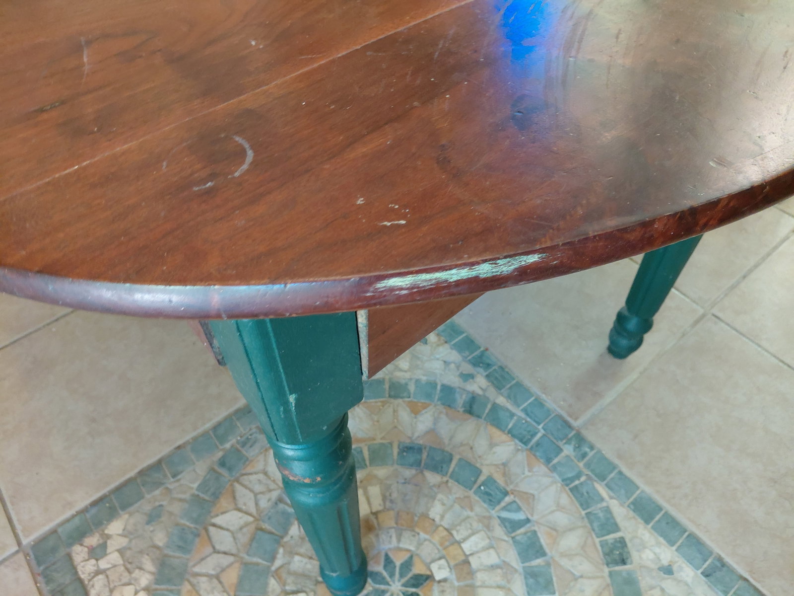 Round Wood Farmhouse Style Table / No leaves - 7