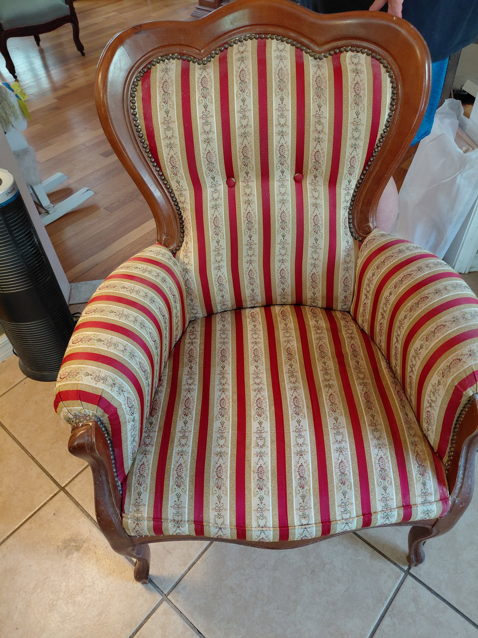 Contemporary Parlor Set / As seen - 10