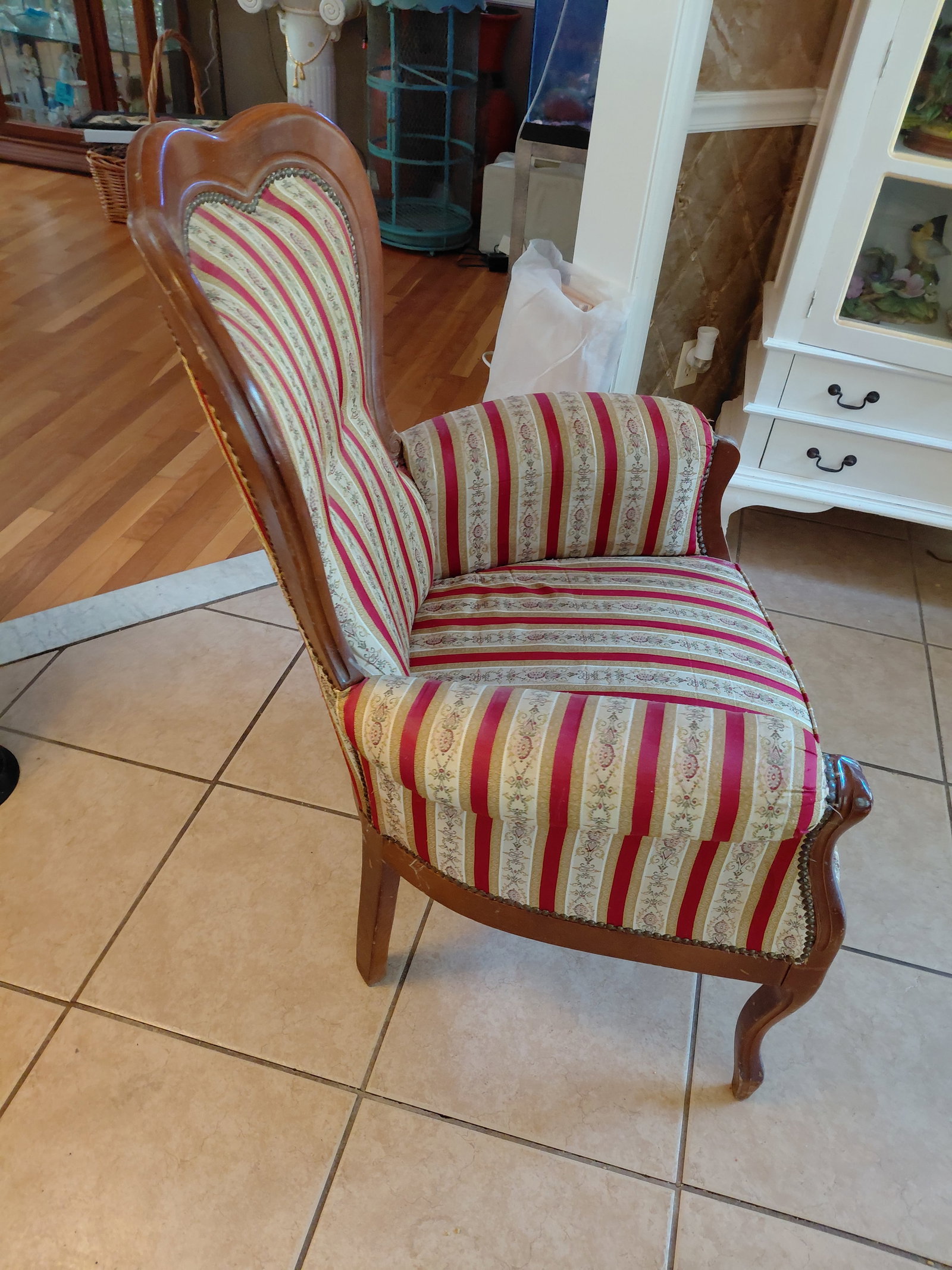 Contemporary Parlor Set / As seen - 11