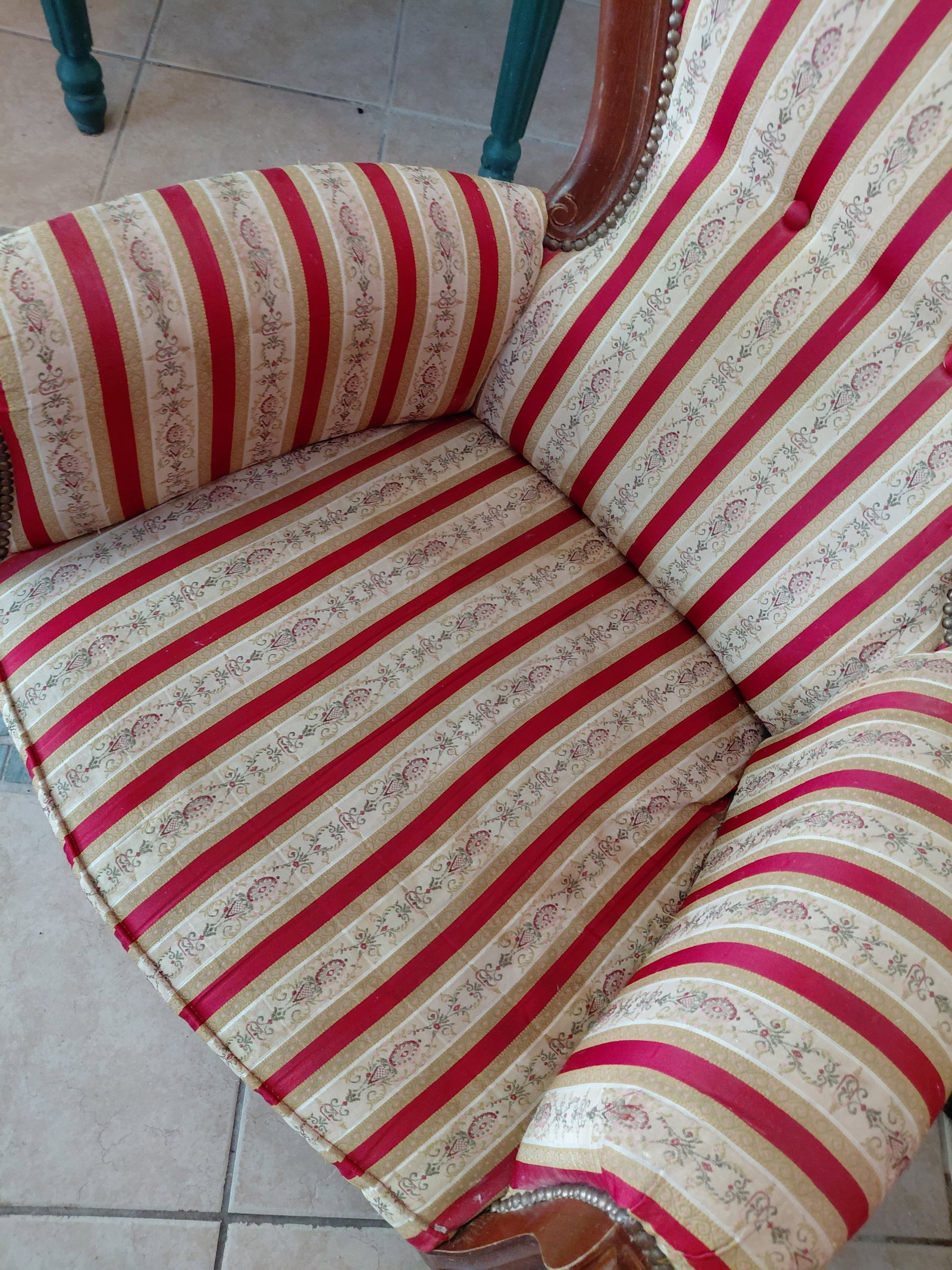 Contemporary Parlor Set / As seen - 16