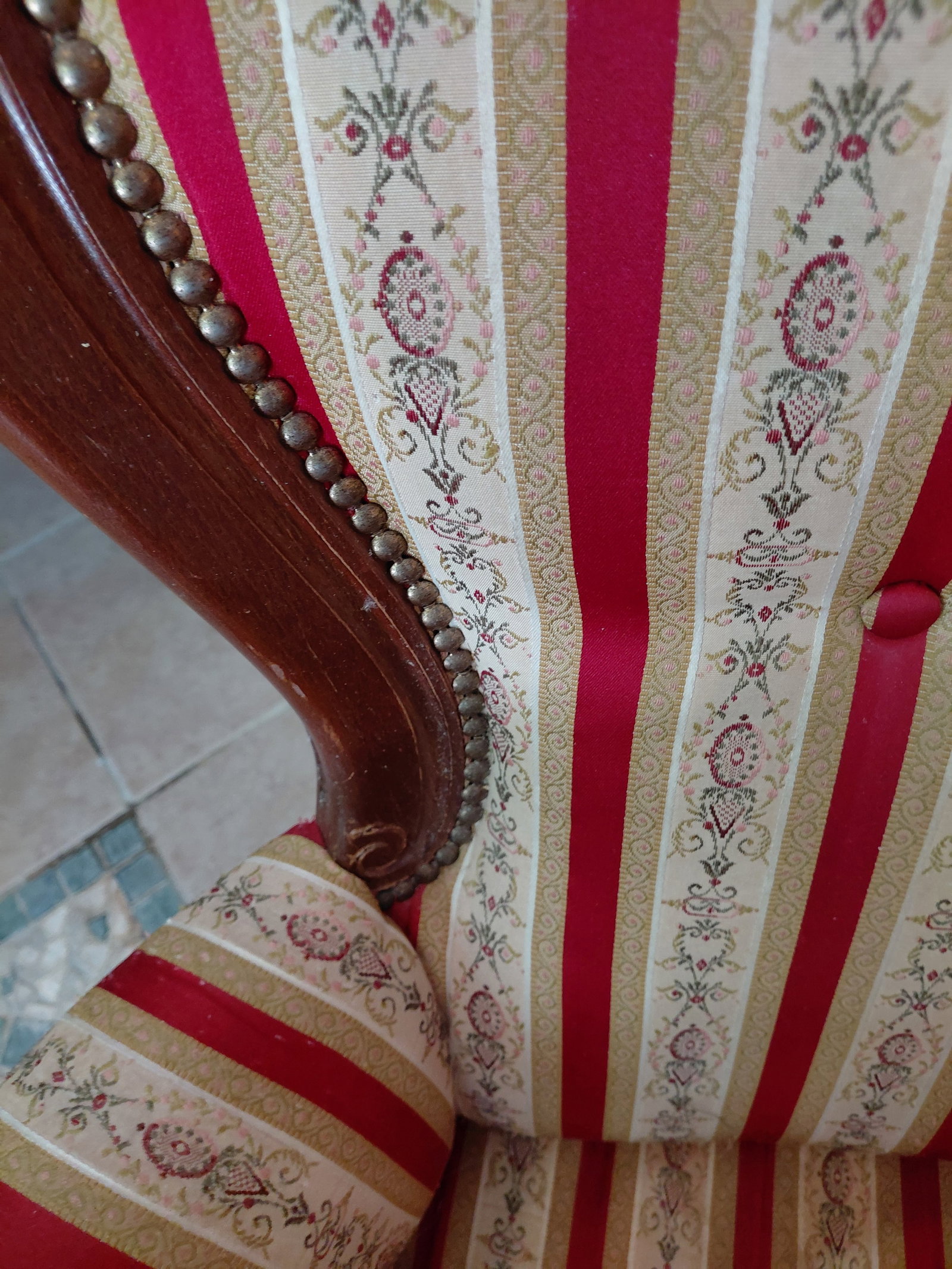 Contemporary Parlor Set / As seen - 18