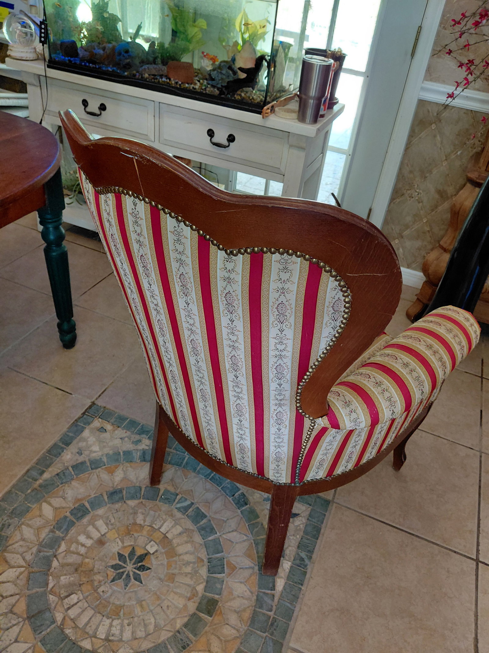 Contemporary Parlor Set / As seen - 19