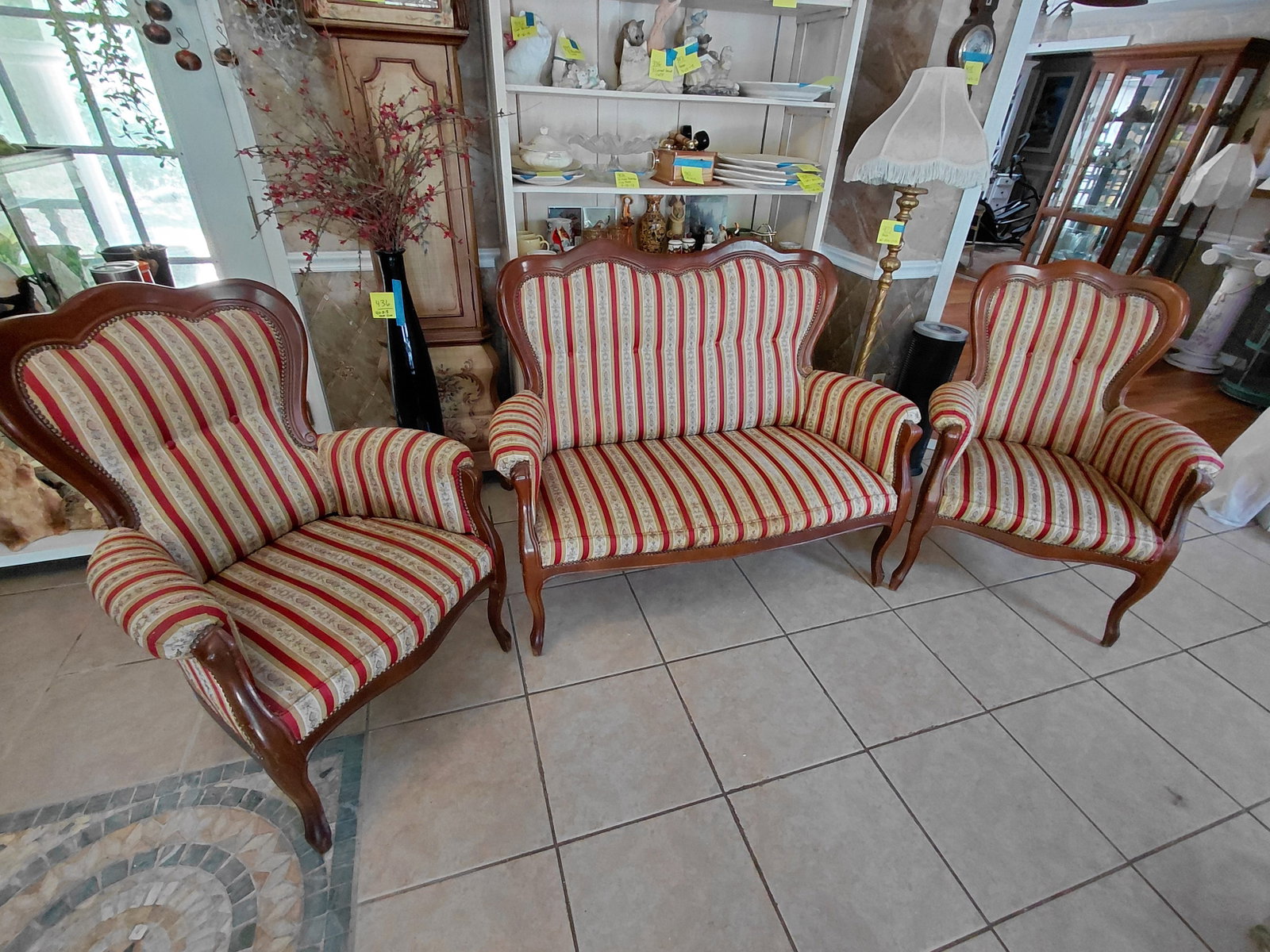 Contemporary Parlor Set / As seen - 2