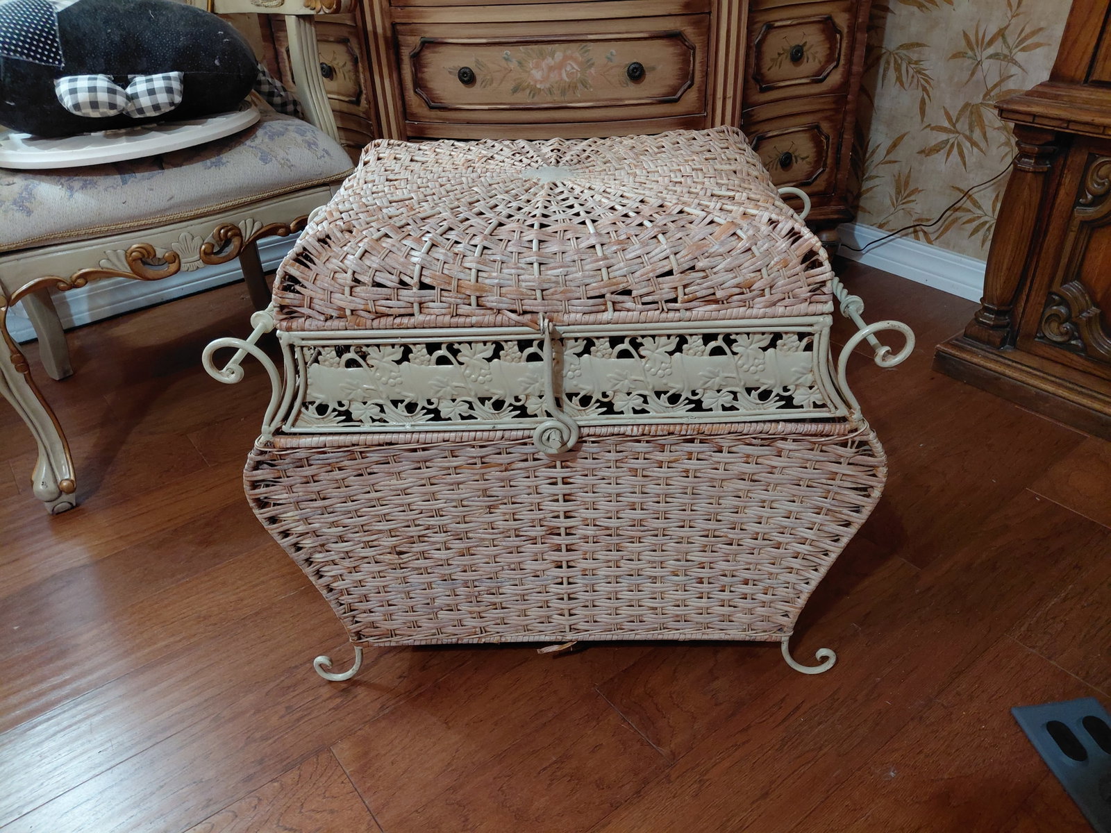 Large Metal and Wicker Basket / Trunk (1 of 8)