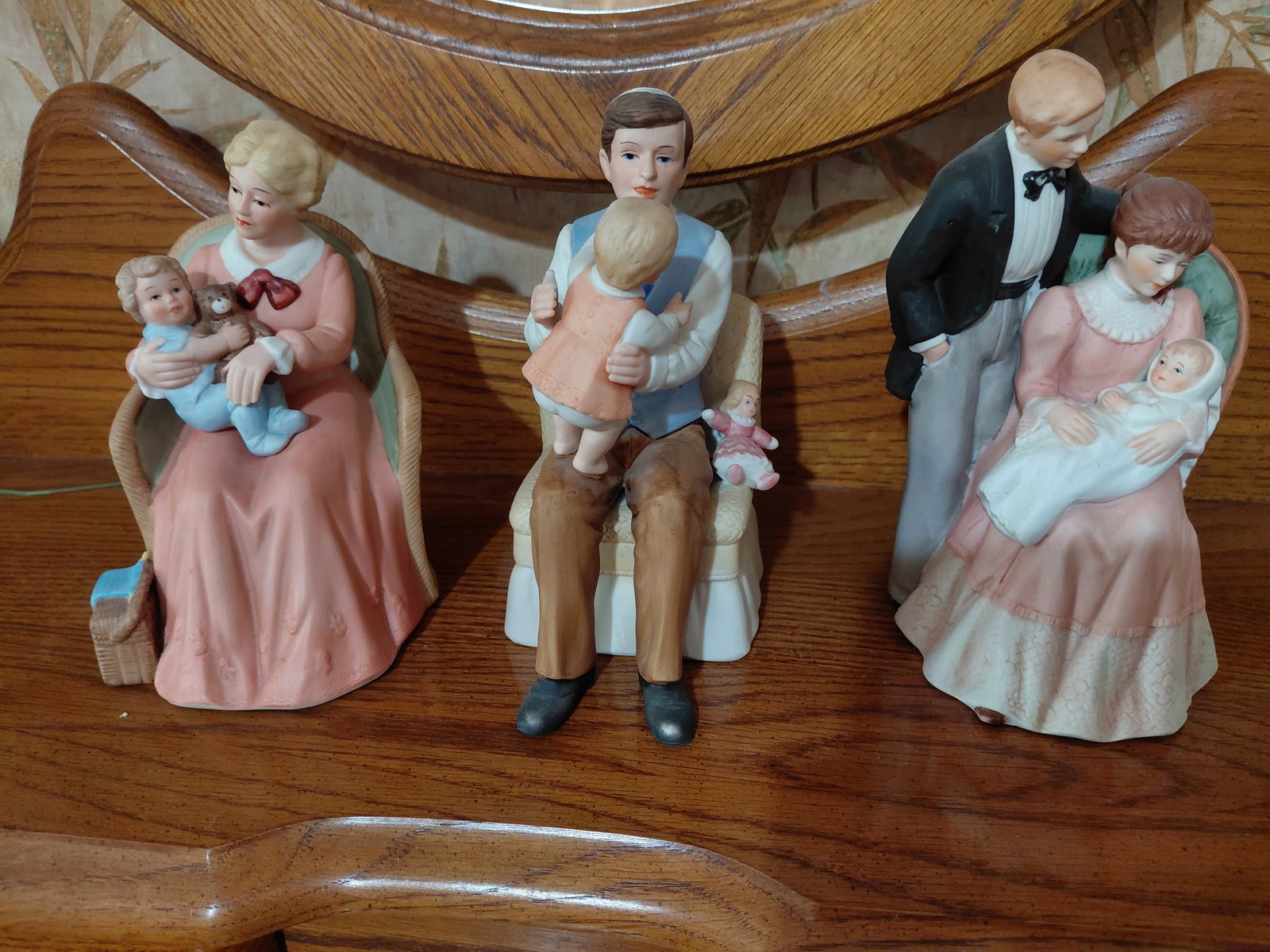 Lot of 3 Figurines (1 of 4)