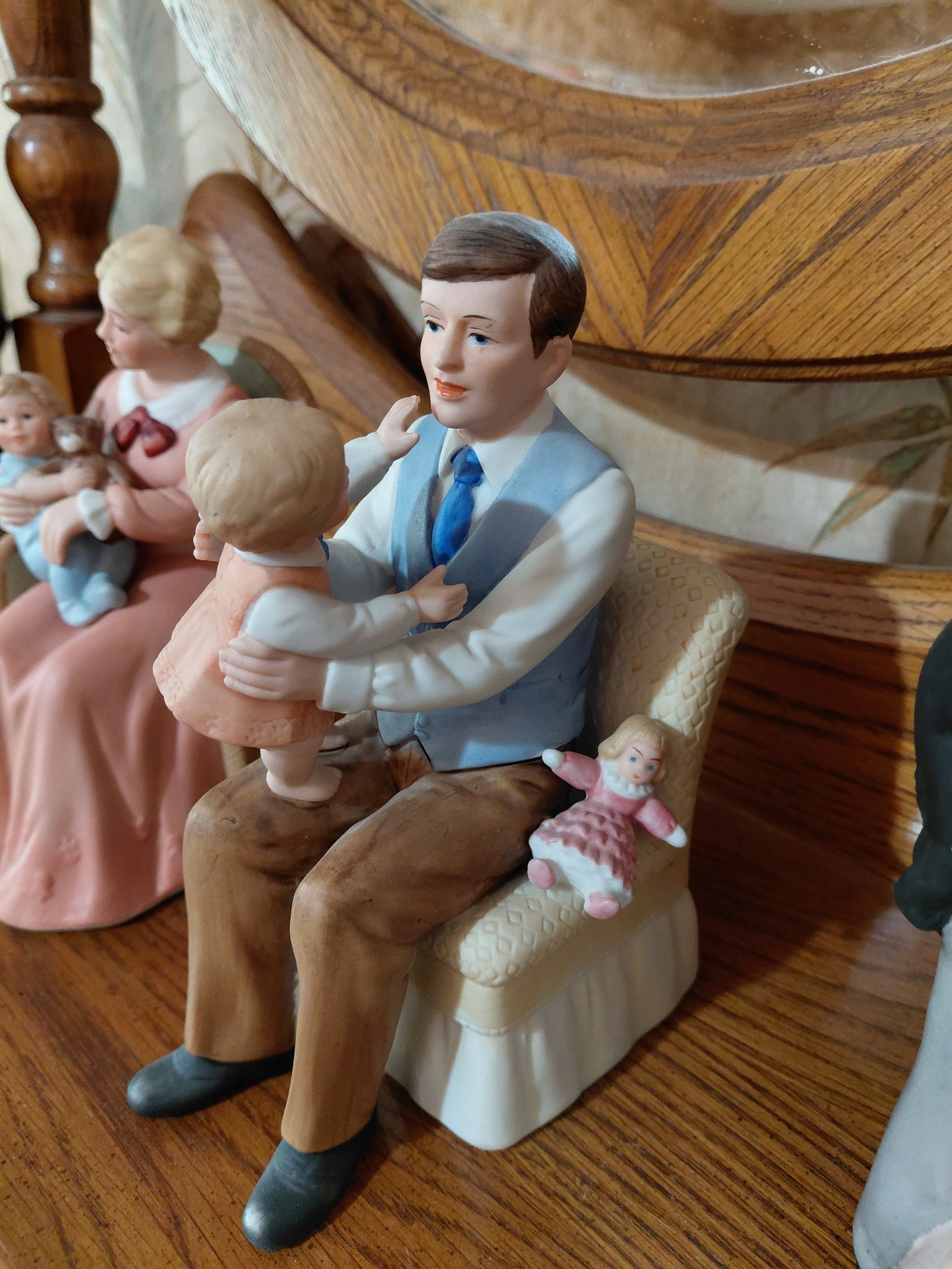 Lot of 3 Figurines - 3