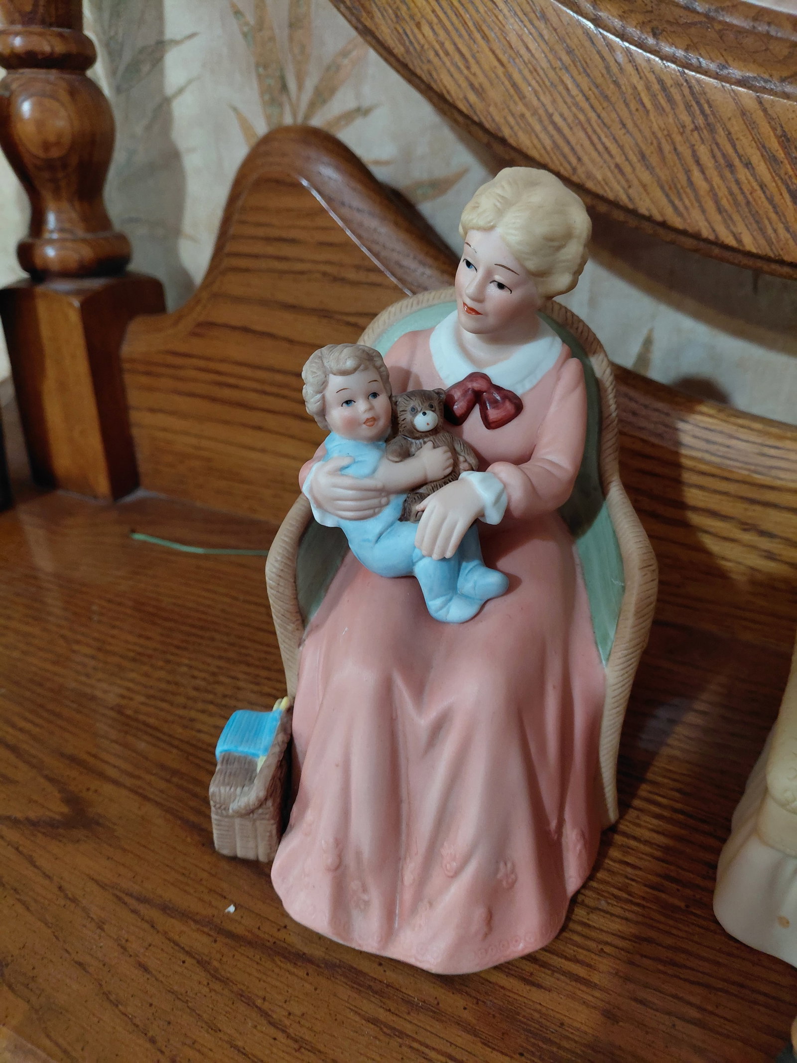 Lot of 3 Figurines - 4