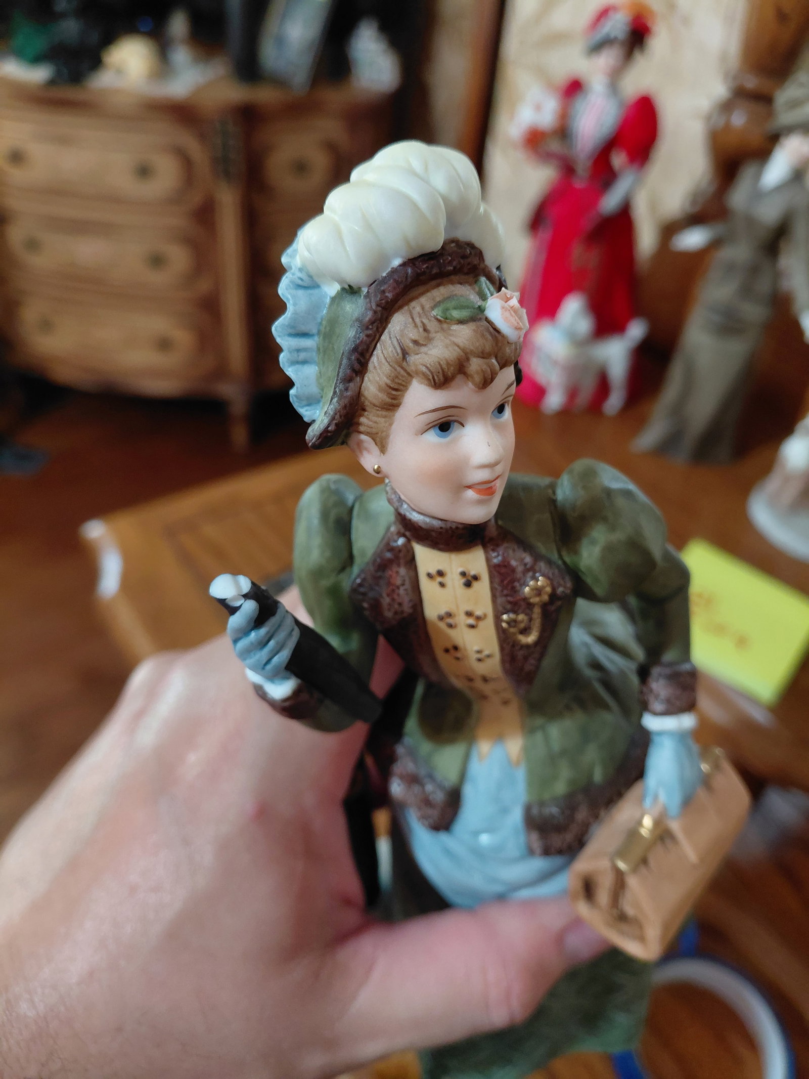 Lot of 4 Women Figurines - 10