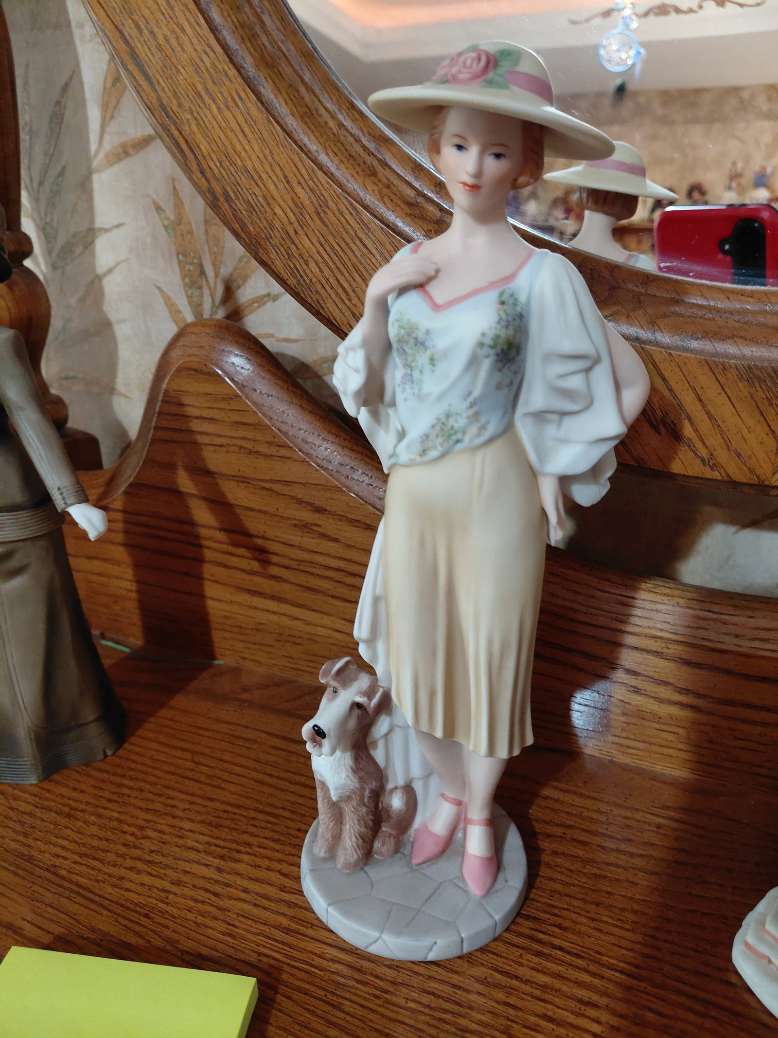 Lot of 4 Women Figurines - 6