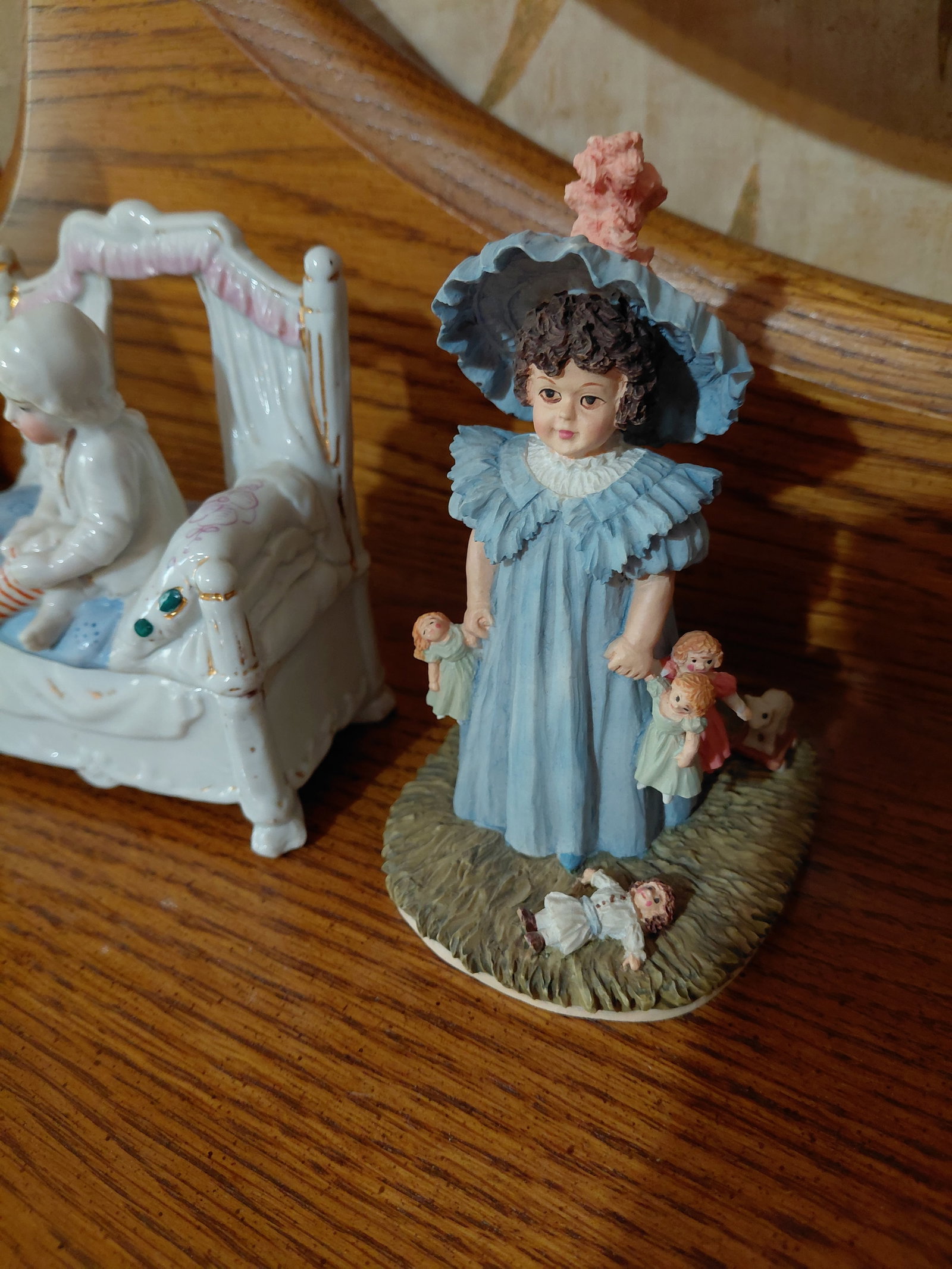 Lot of 5 Figurines - 10