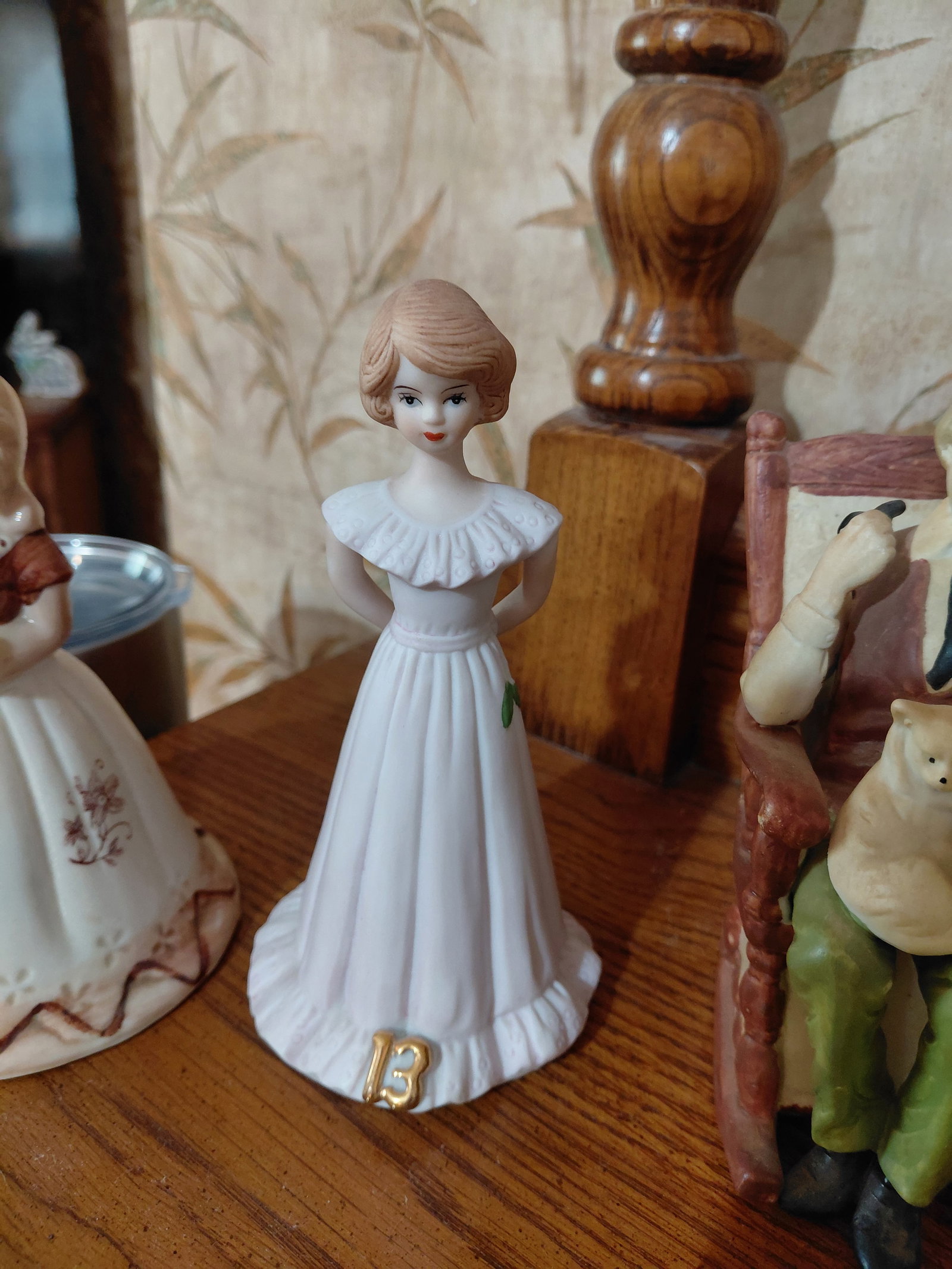 Lot of 5 Figurines - 5
