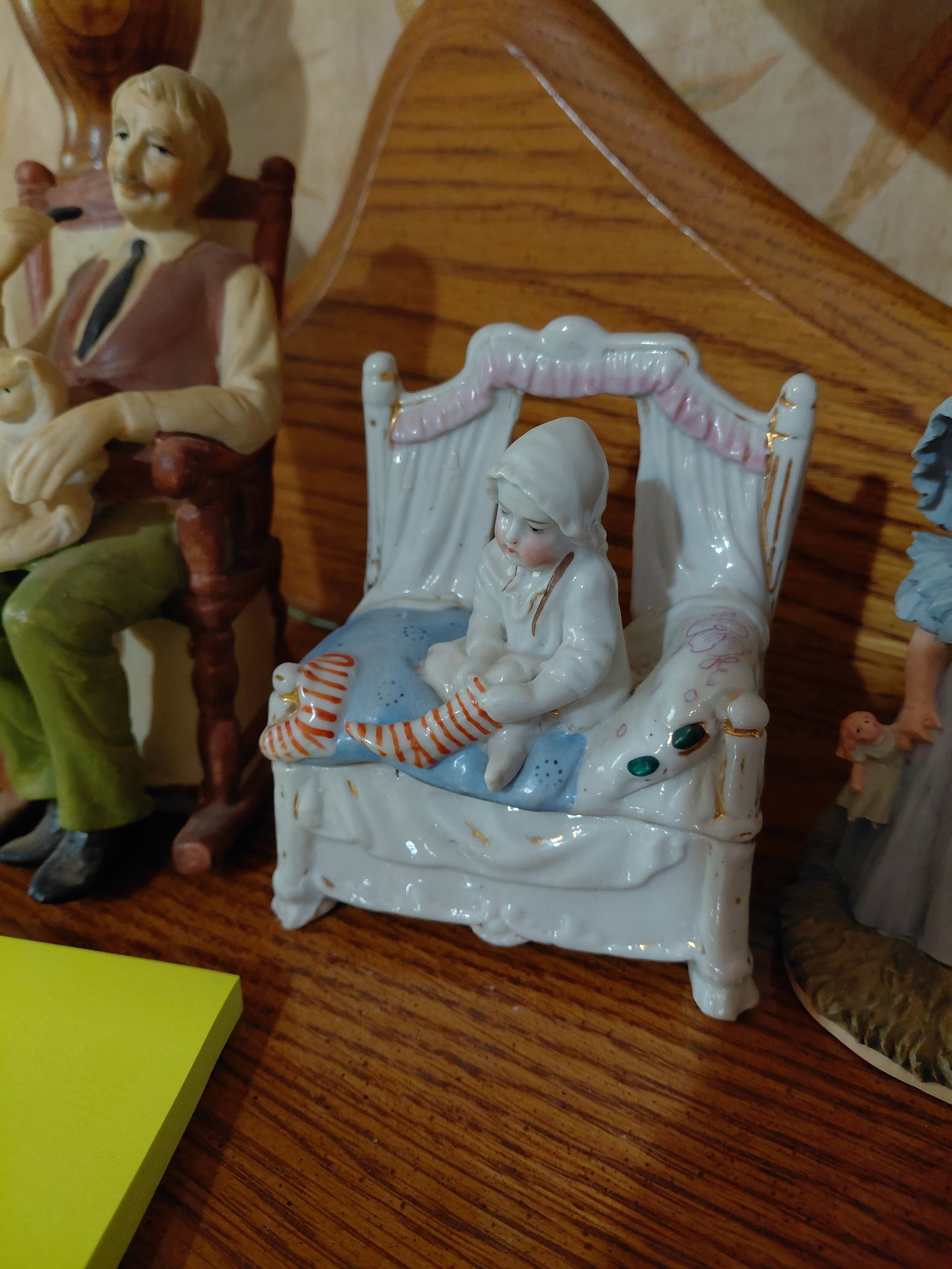 Lot of 5 Figurines - 8