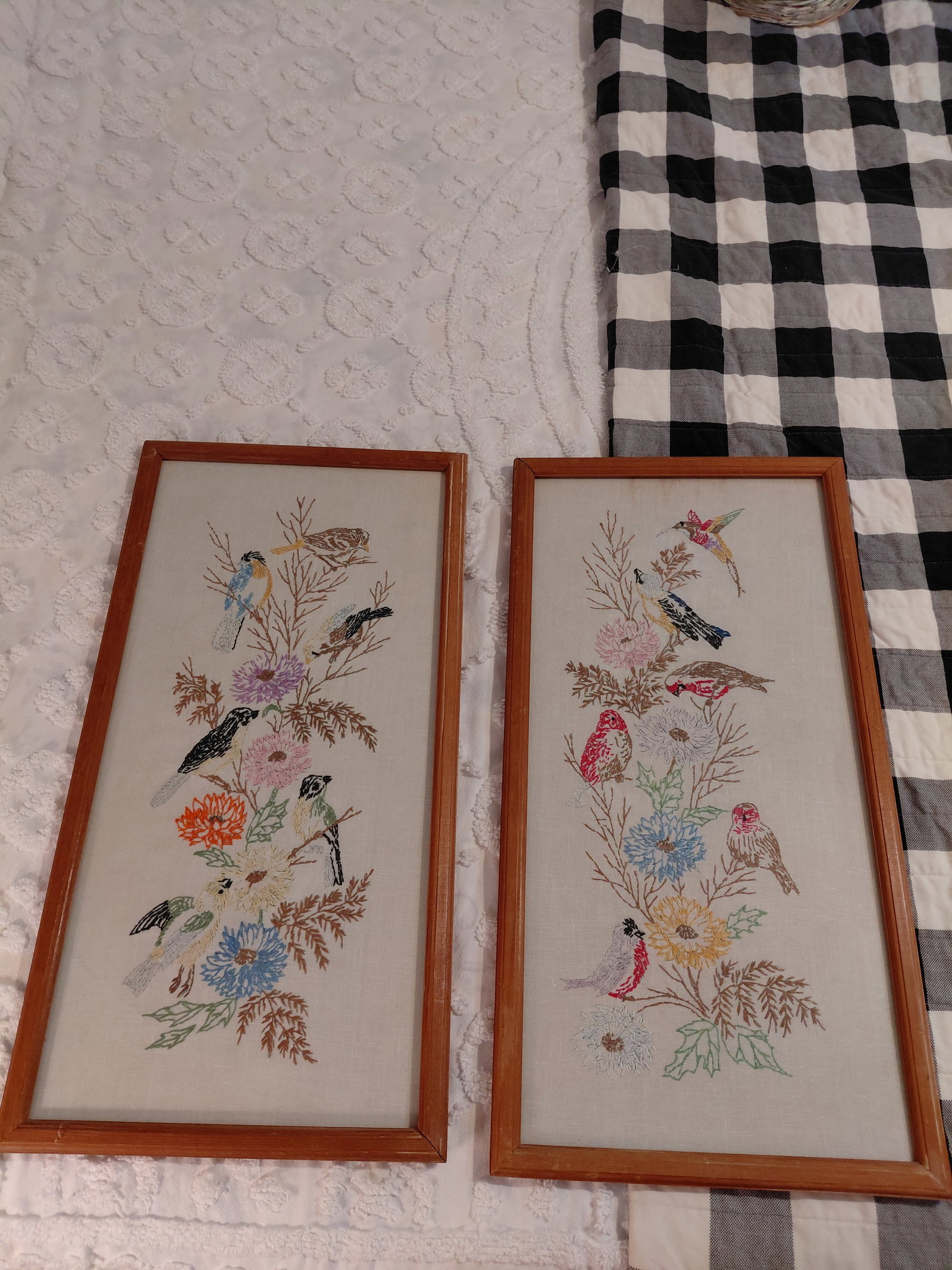 Pair of Vintage Framed Embroidery Pieces: Pair of Vintage Framed Embroidery Pieces