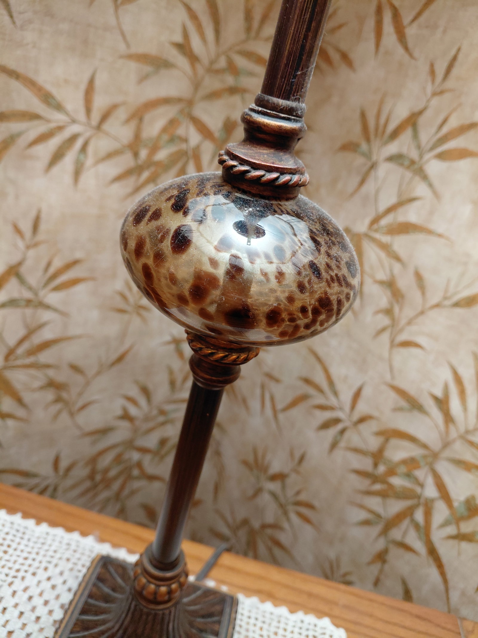 Large Ornate Metal and Glass Parlor Lamp - 3