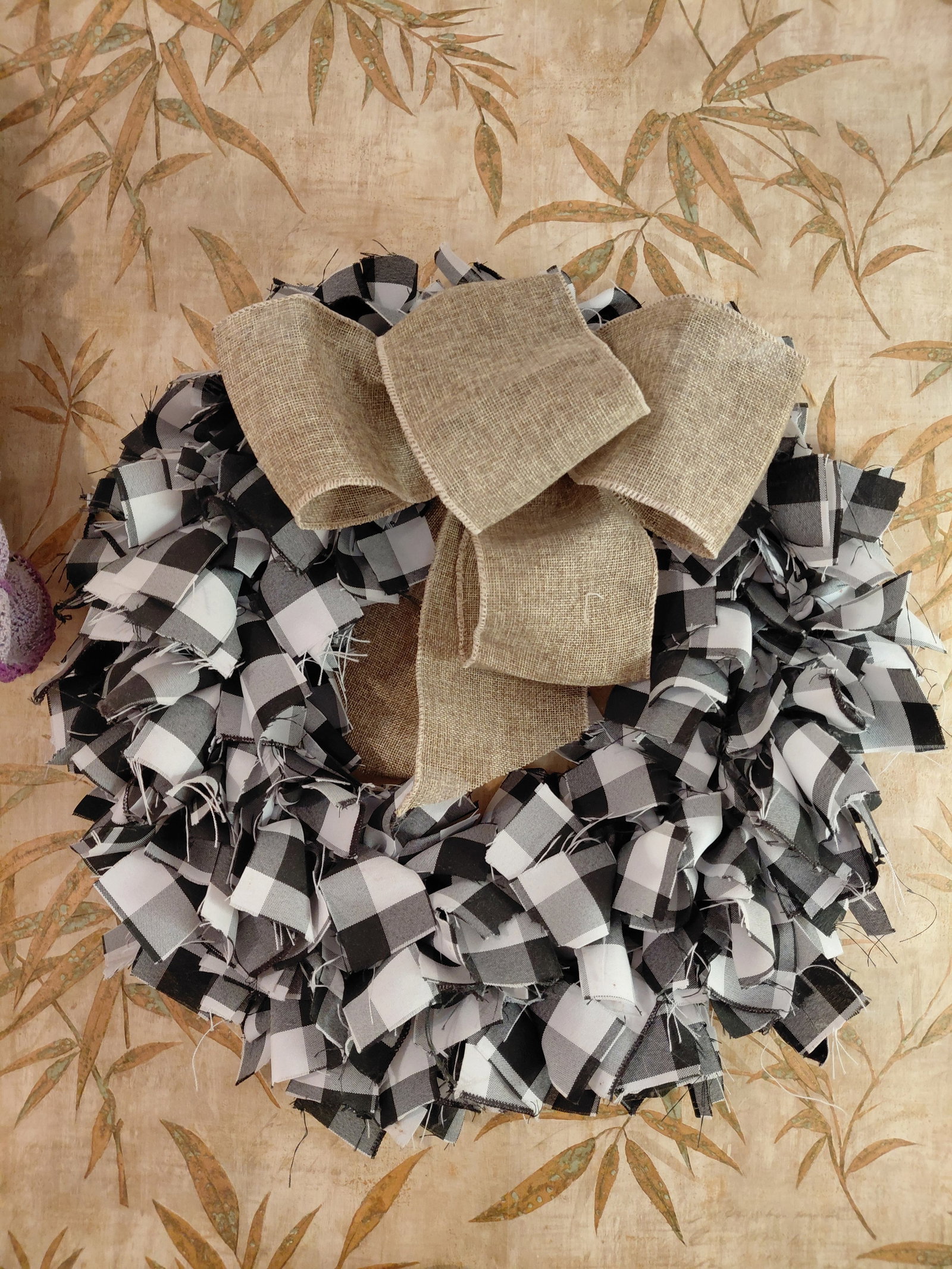 Rustic Checkered Wreath: Rustic Checkered Wreath