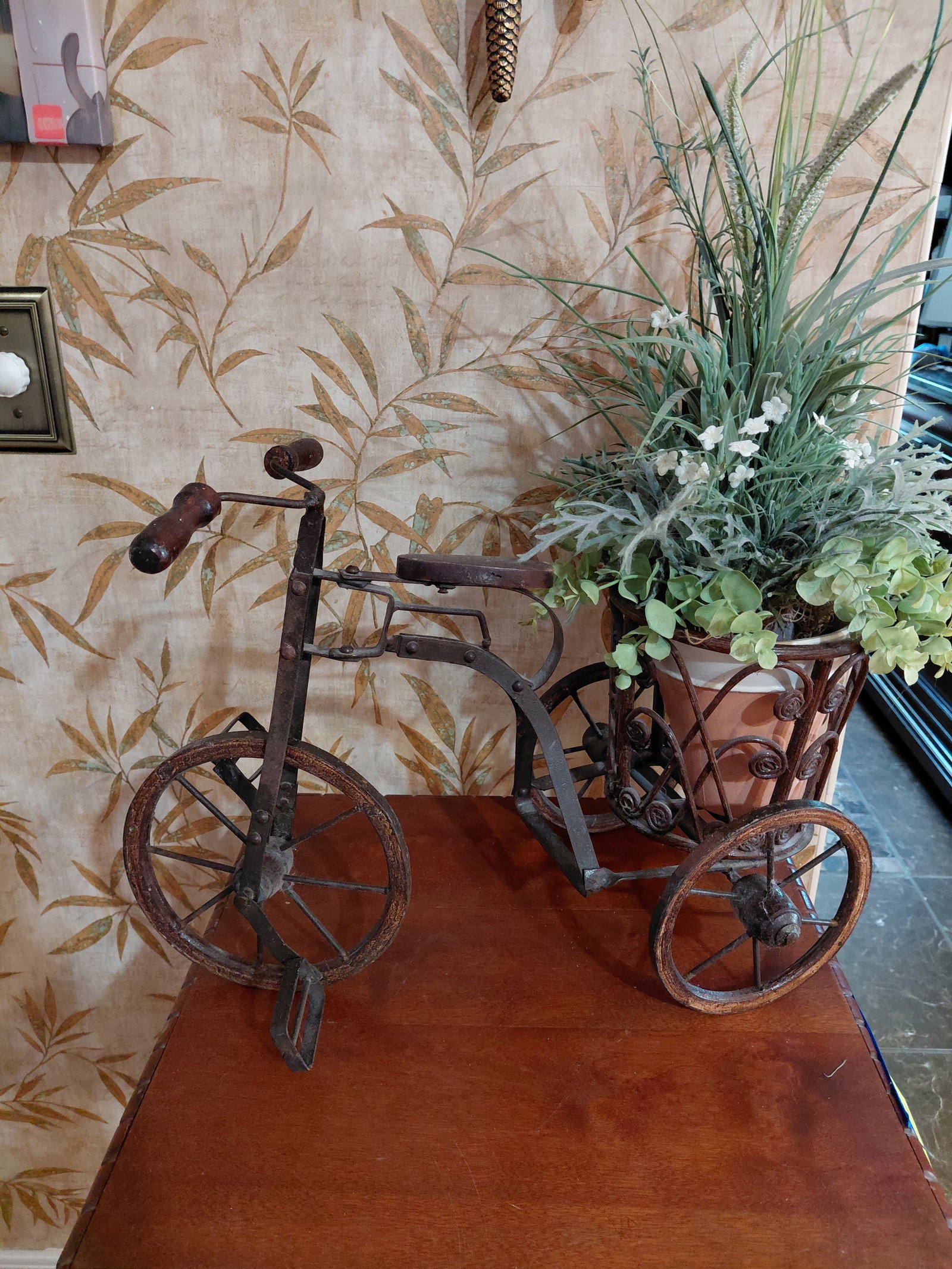 Metal Tri Cycle Plant Stand (1 of 7)
