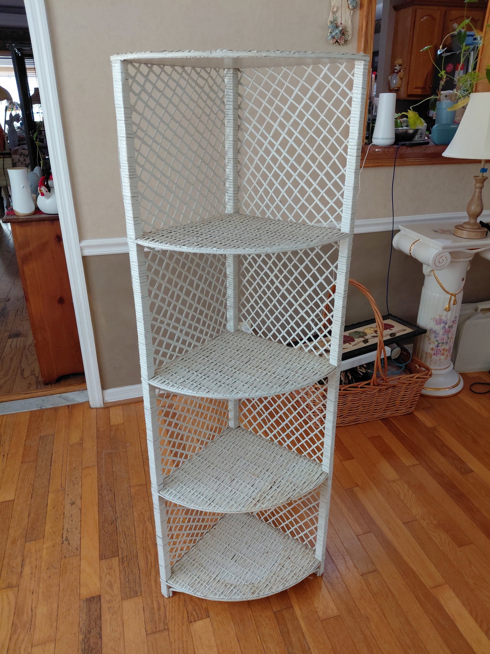 White Wicker Corner Shelf (1 of 6)