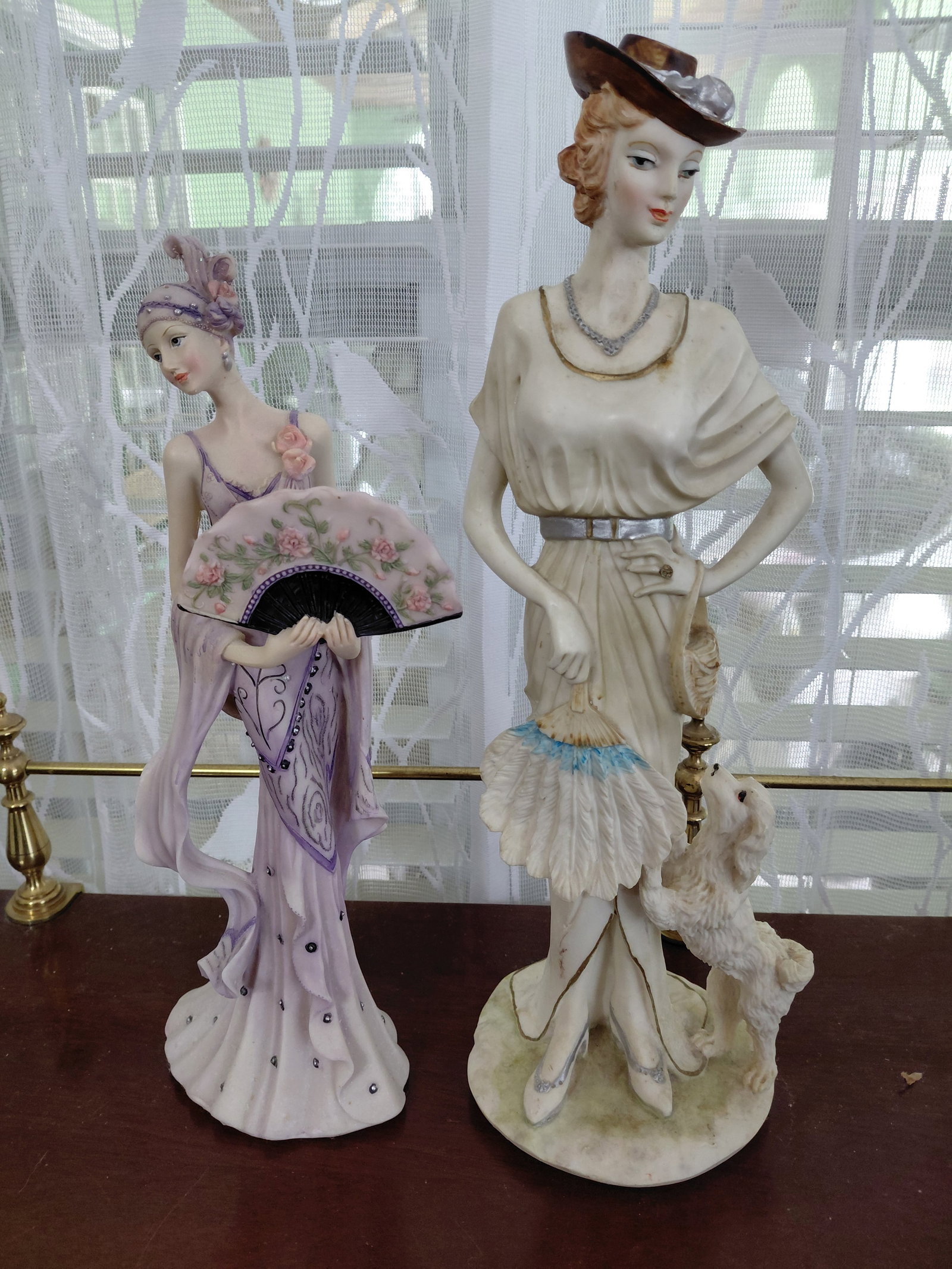 Pair of Large Resin Statues / Ladies: Pair of Large Resin Statues / Ladies