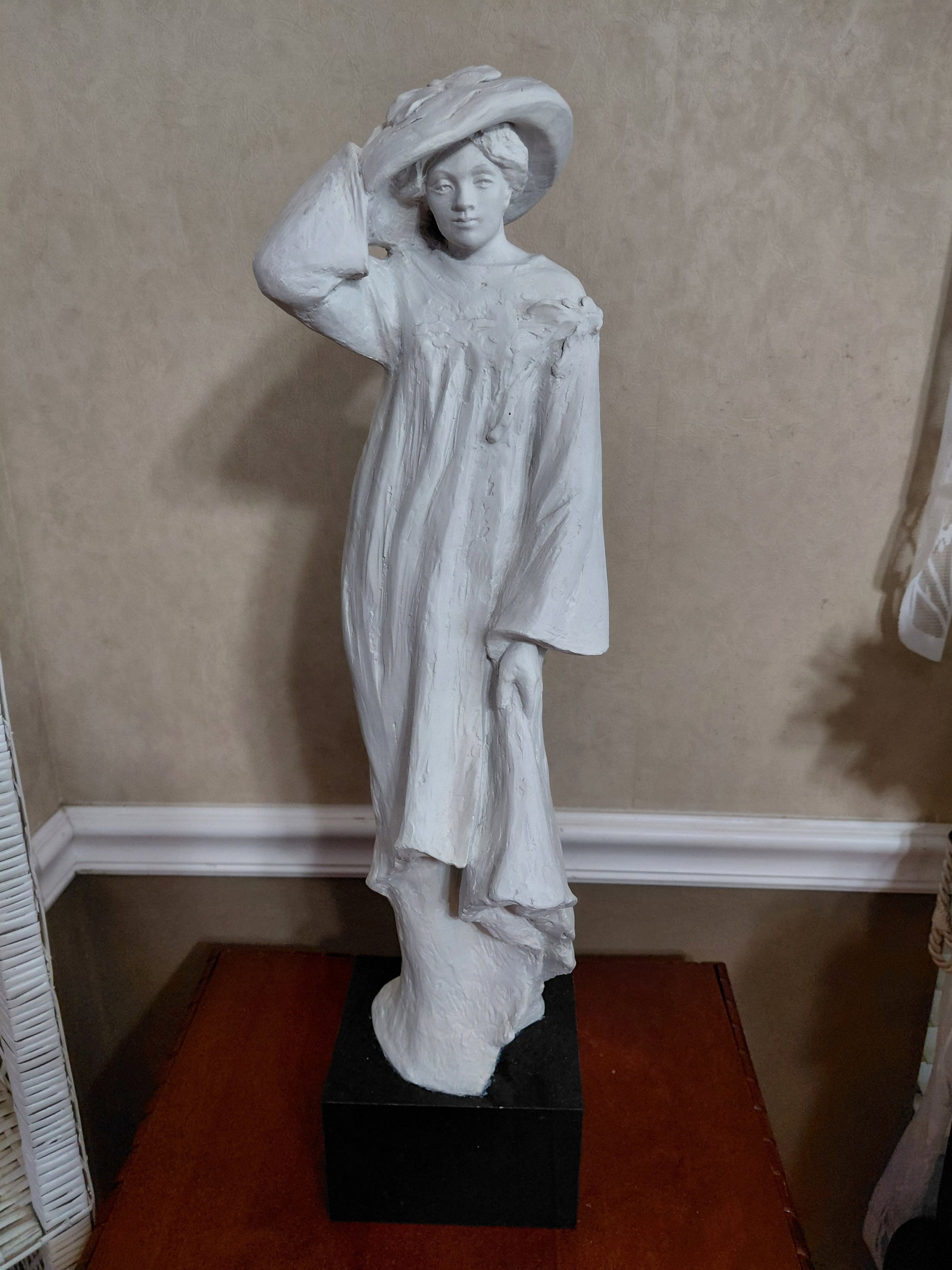 Large Vintage Statue / Windblown by Klara Sever / 1980 Austin Productions / Ceramic (1 of 8)
