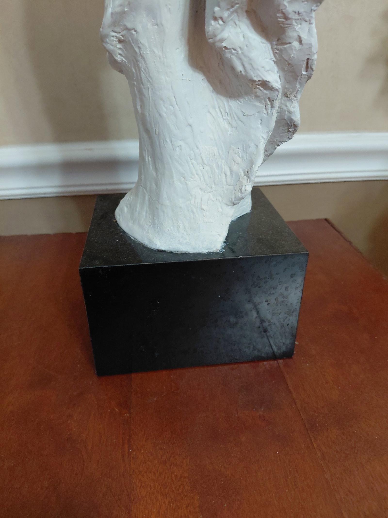 Large Vintage Statue / Windblown by Klara Sever / 1980 Austin Productions / Ceramic - 5