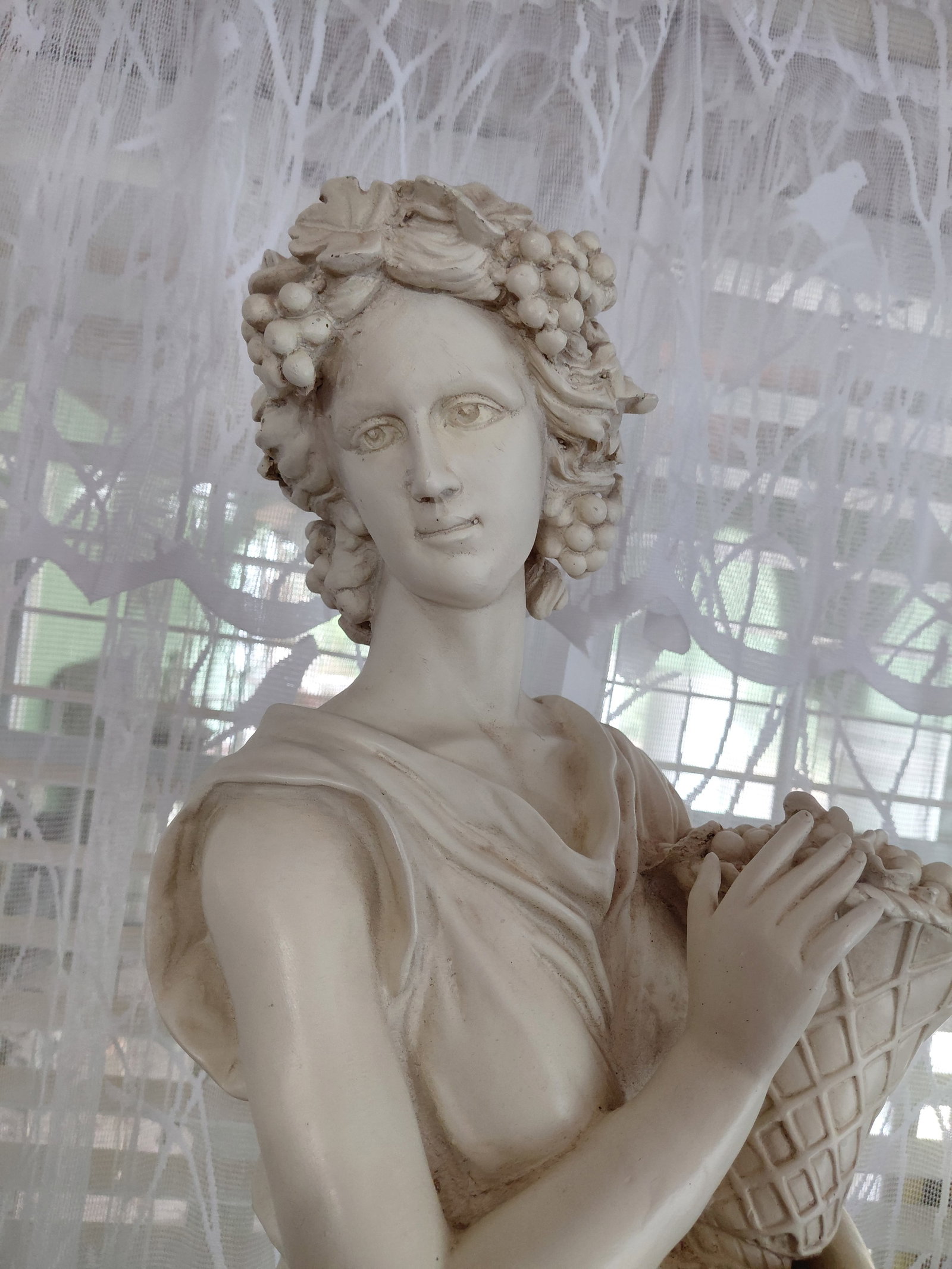 Large Roman Woman Statue / Resin - 3