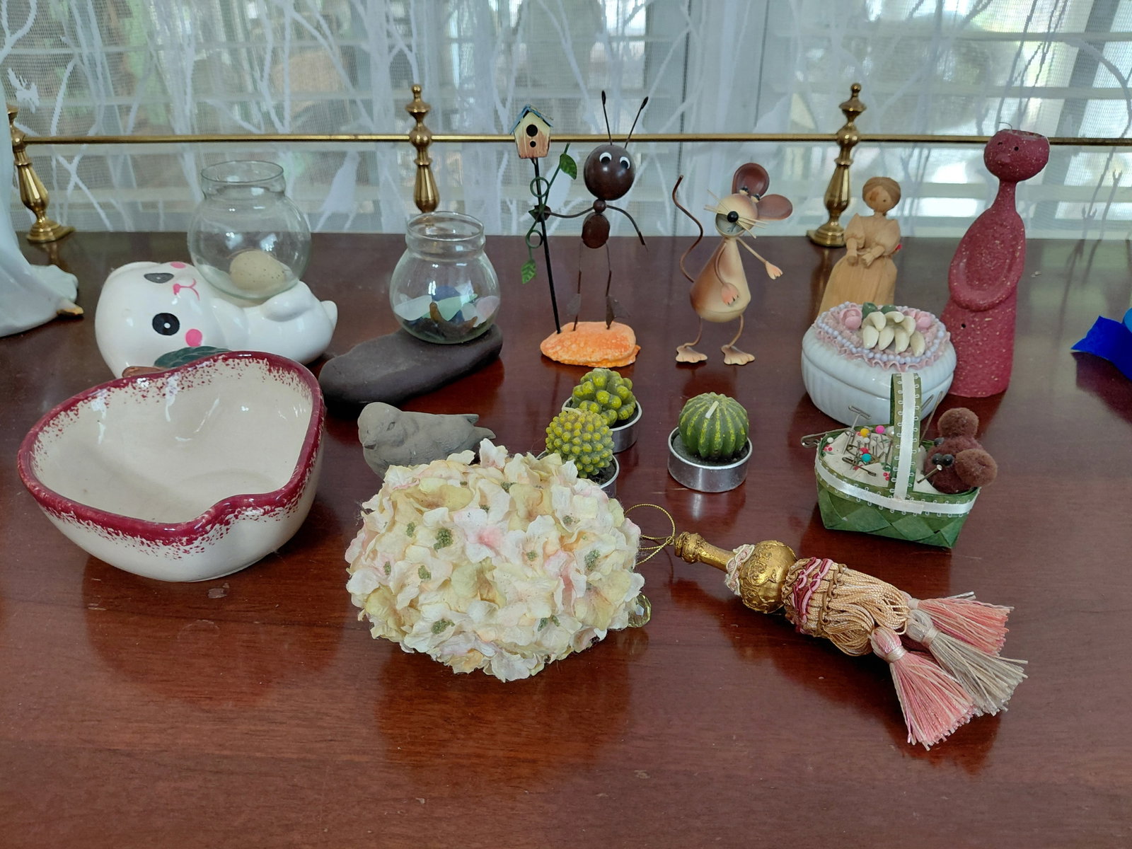 Large Mixed Decorative Lot all seen (1 of 6)