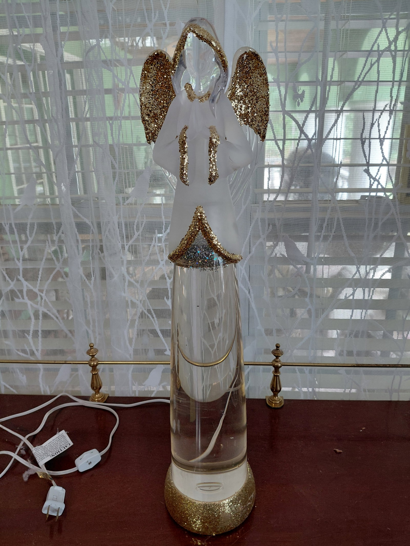 Large Angel Snowglobe / Would not power up/ may need new fuse / as seen (1 of 5)