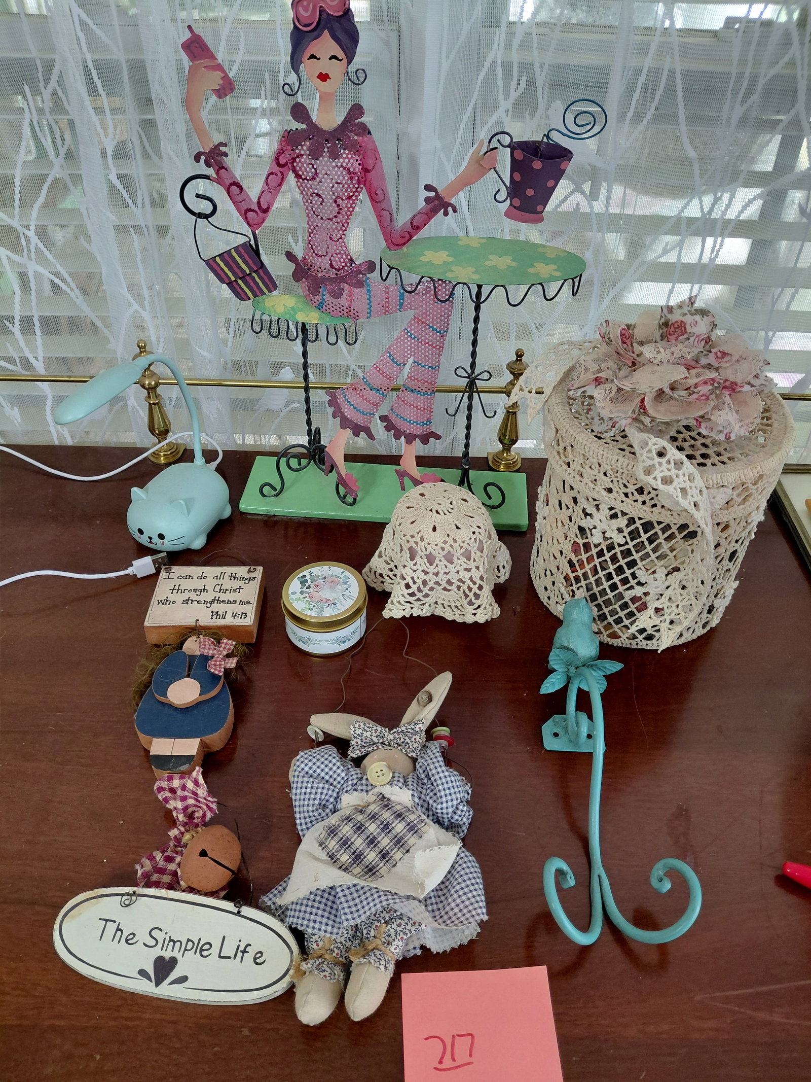Large Lot of Decorative Items (1 of 5)