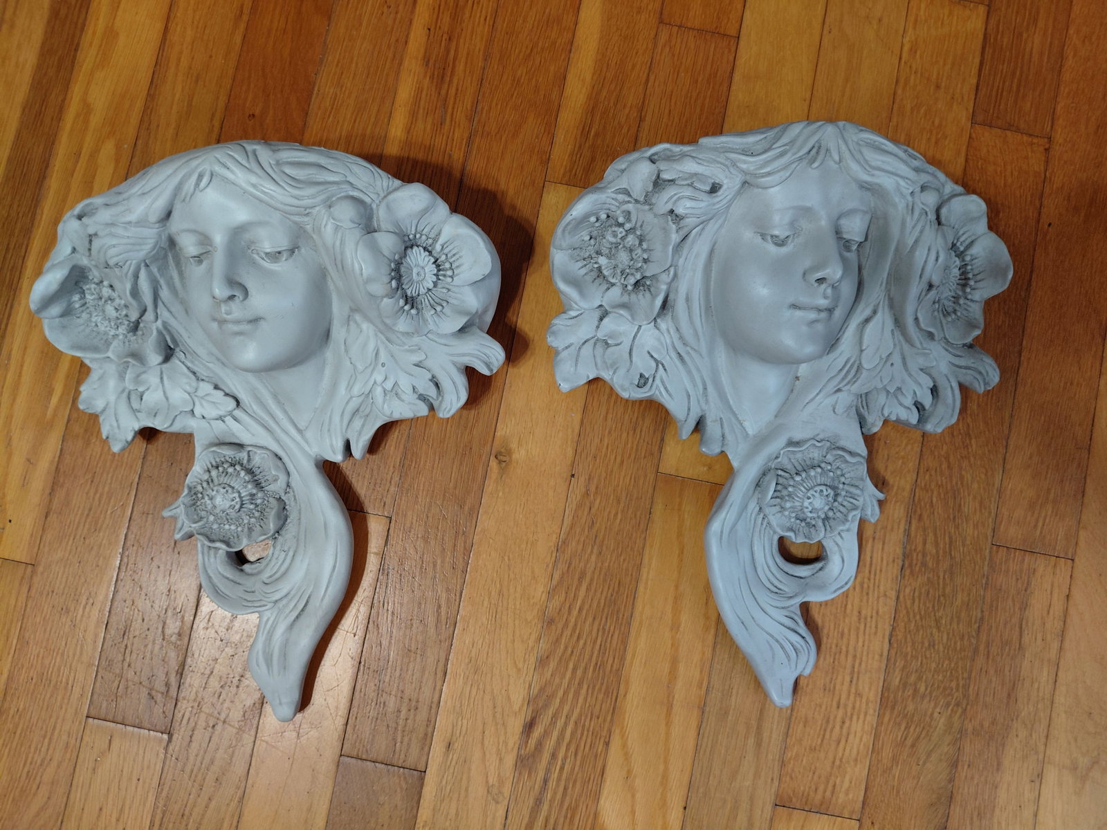 Pair of Wall Sconce Planters / Resin (1 of 5)