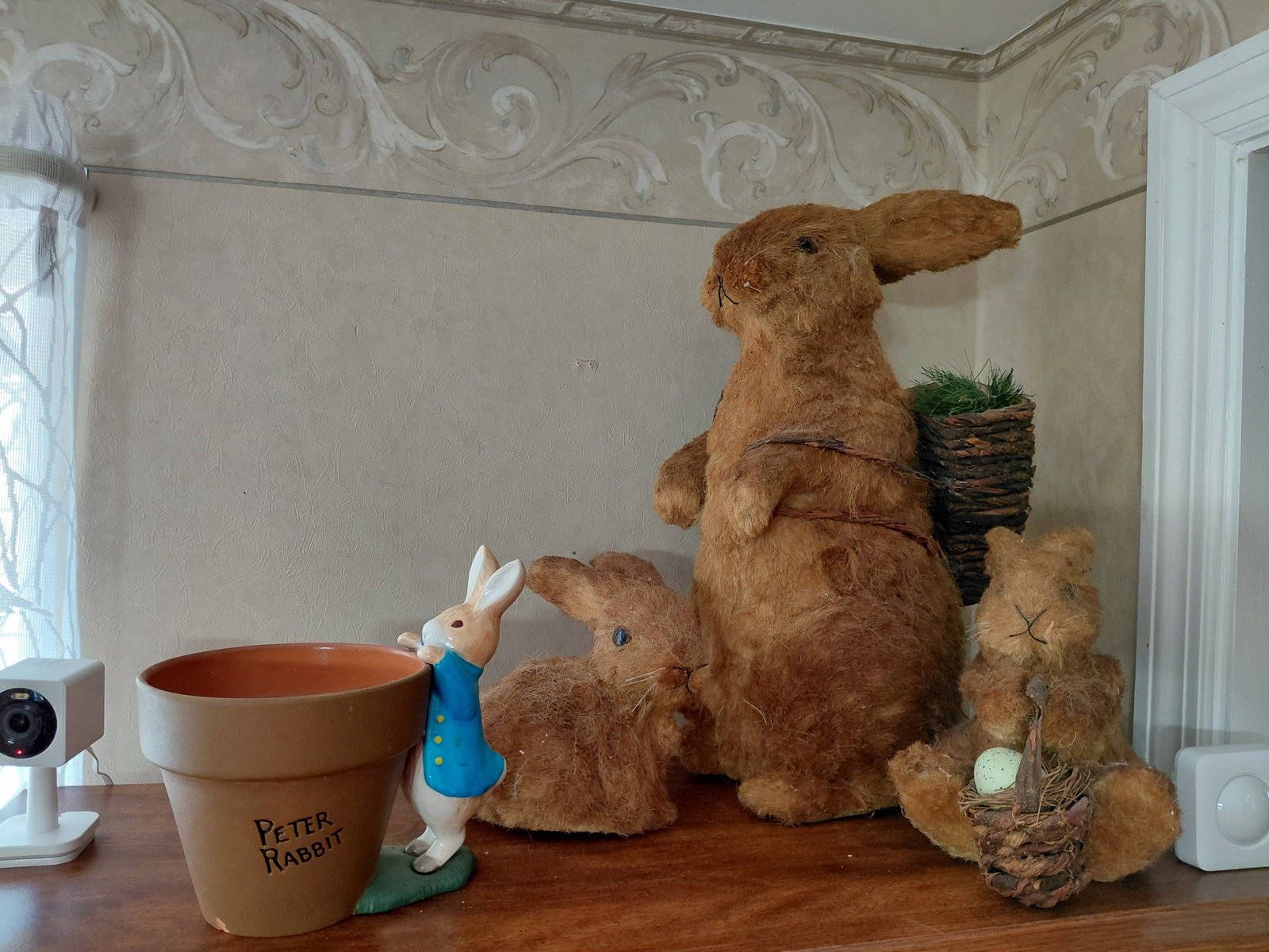 Bunny Lot including Peter Rabbit Planter / as seen: Bunny Lot including Peter Rabbit Planter / as seen