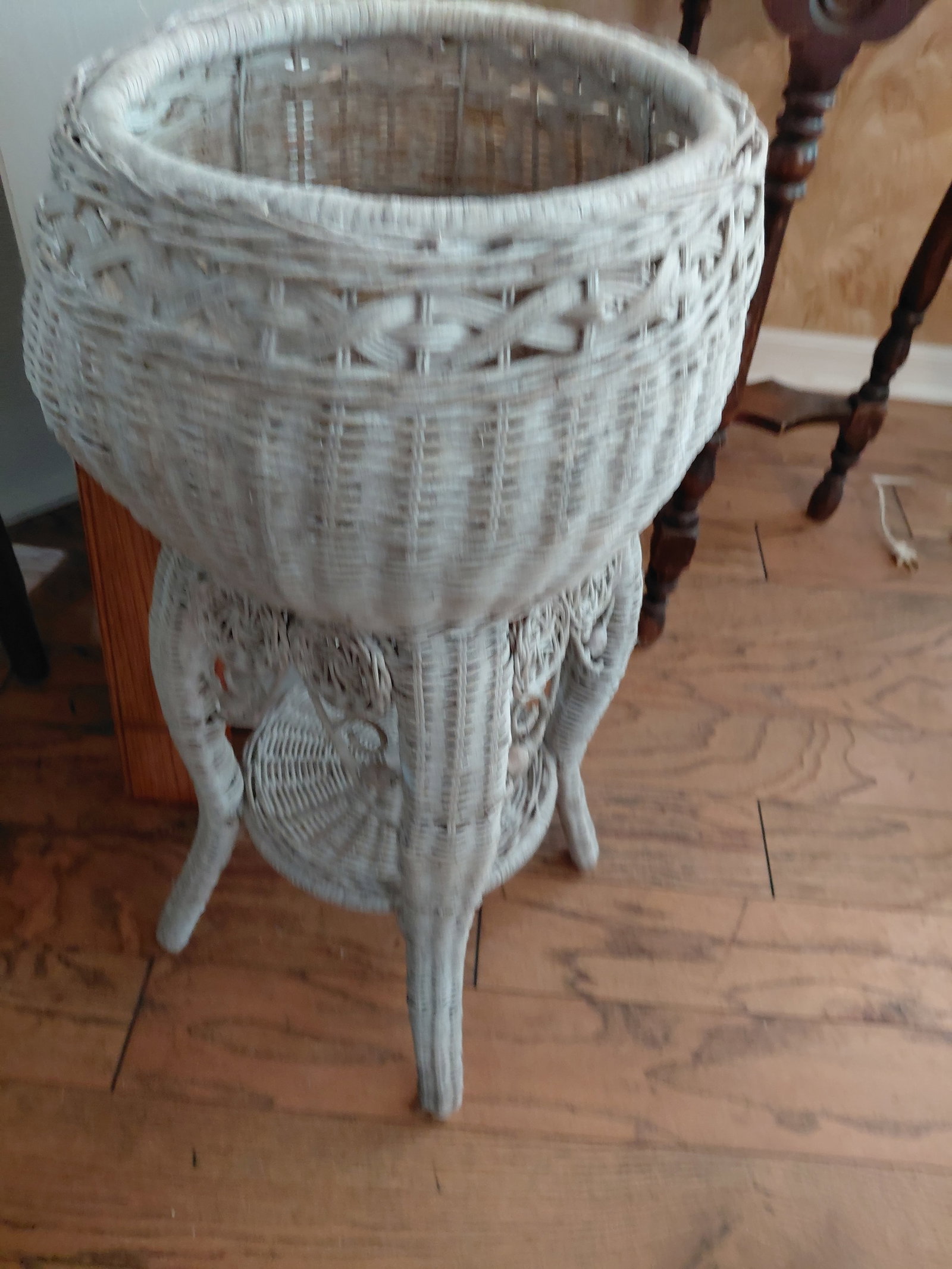 White Wicker Plant Stand - 5
