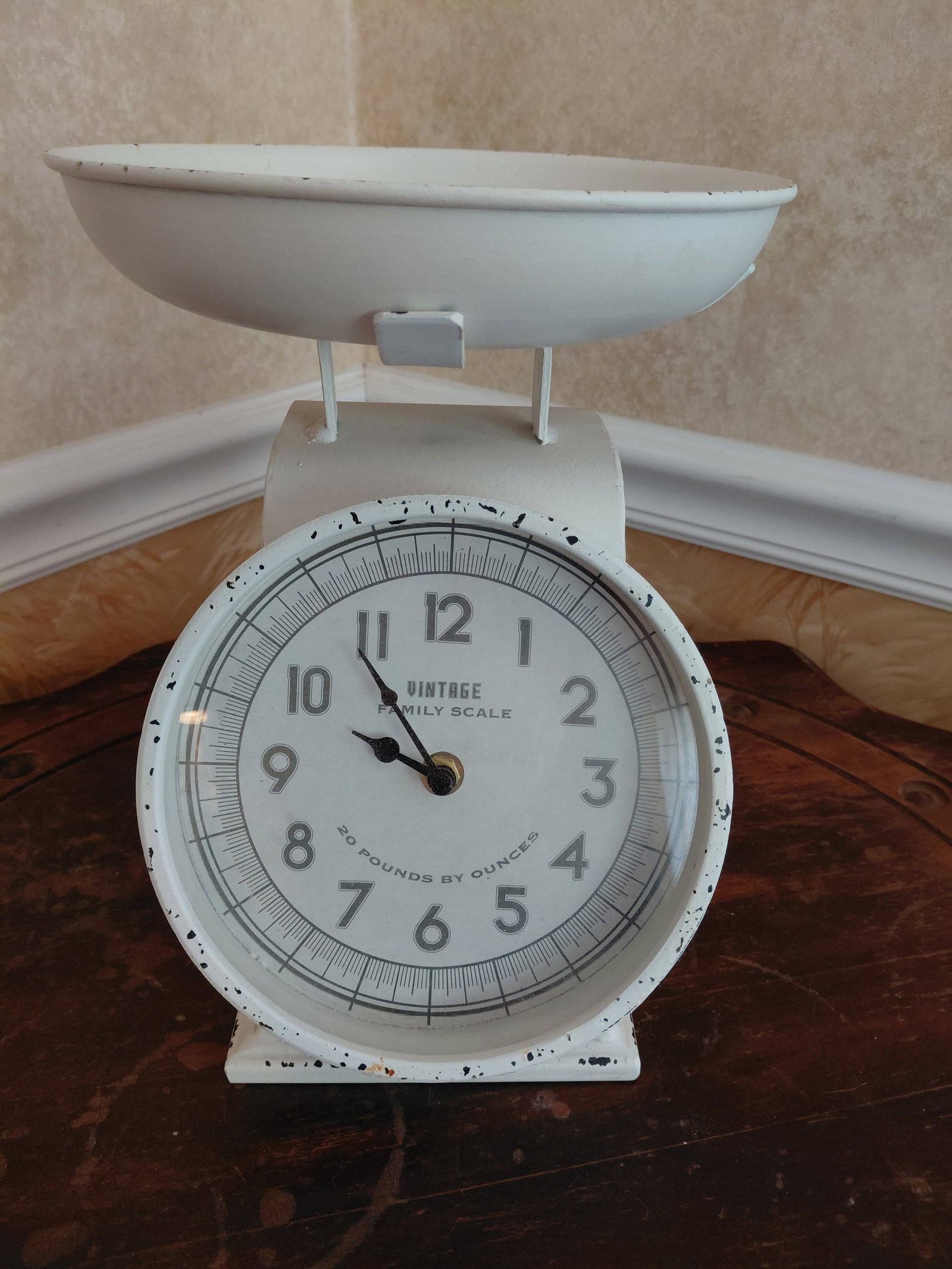 Unique Scale Clock / untested: Unique Scale Clock / untested