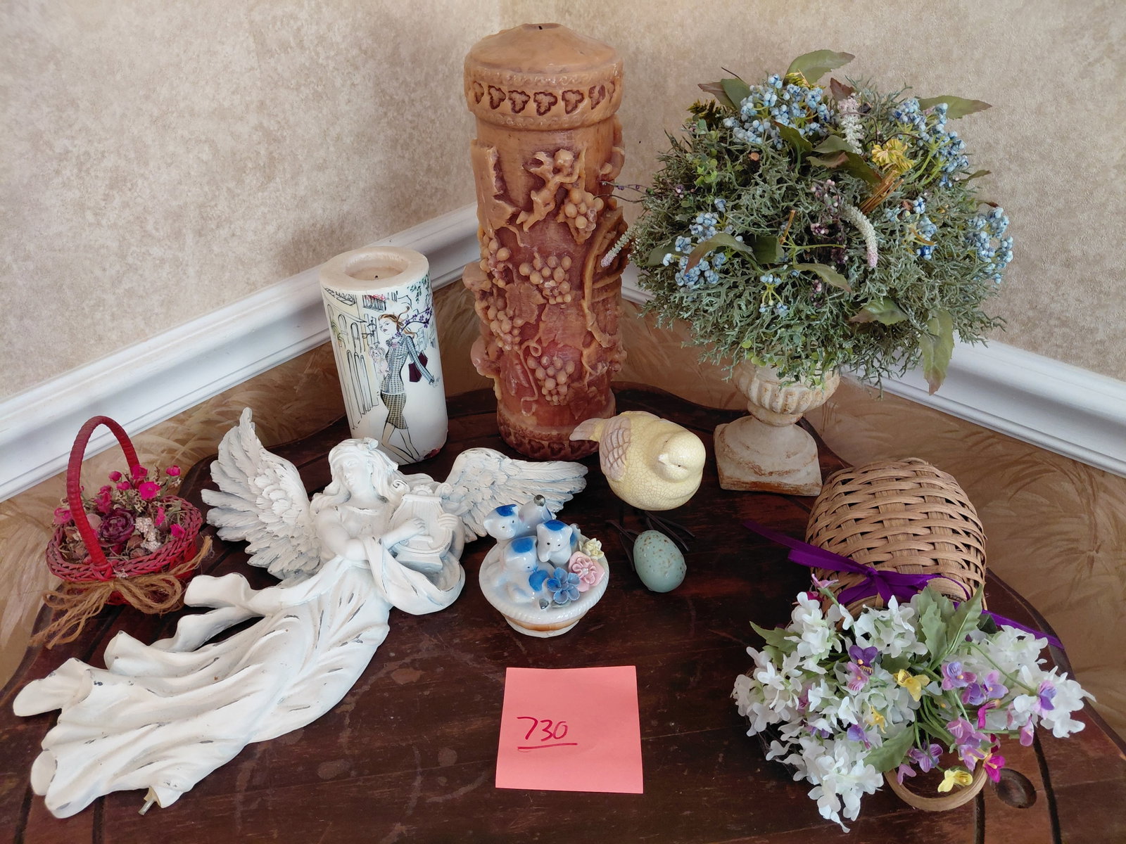 Large Mixed Lot of Decorative Items (1 of 8)