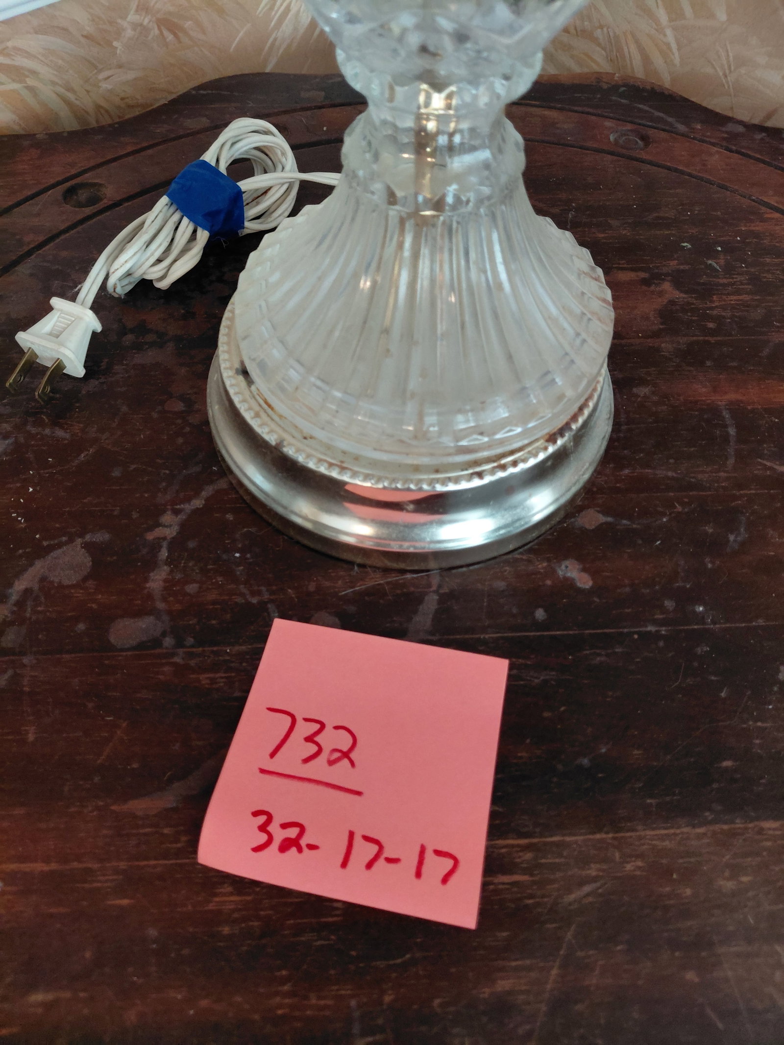 Glass Lamp with ornate Shade - 2