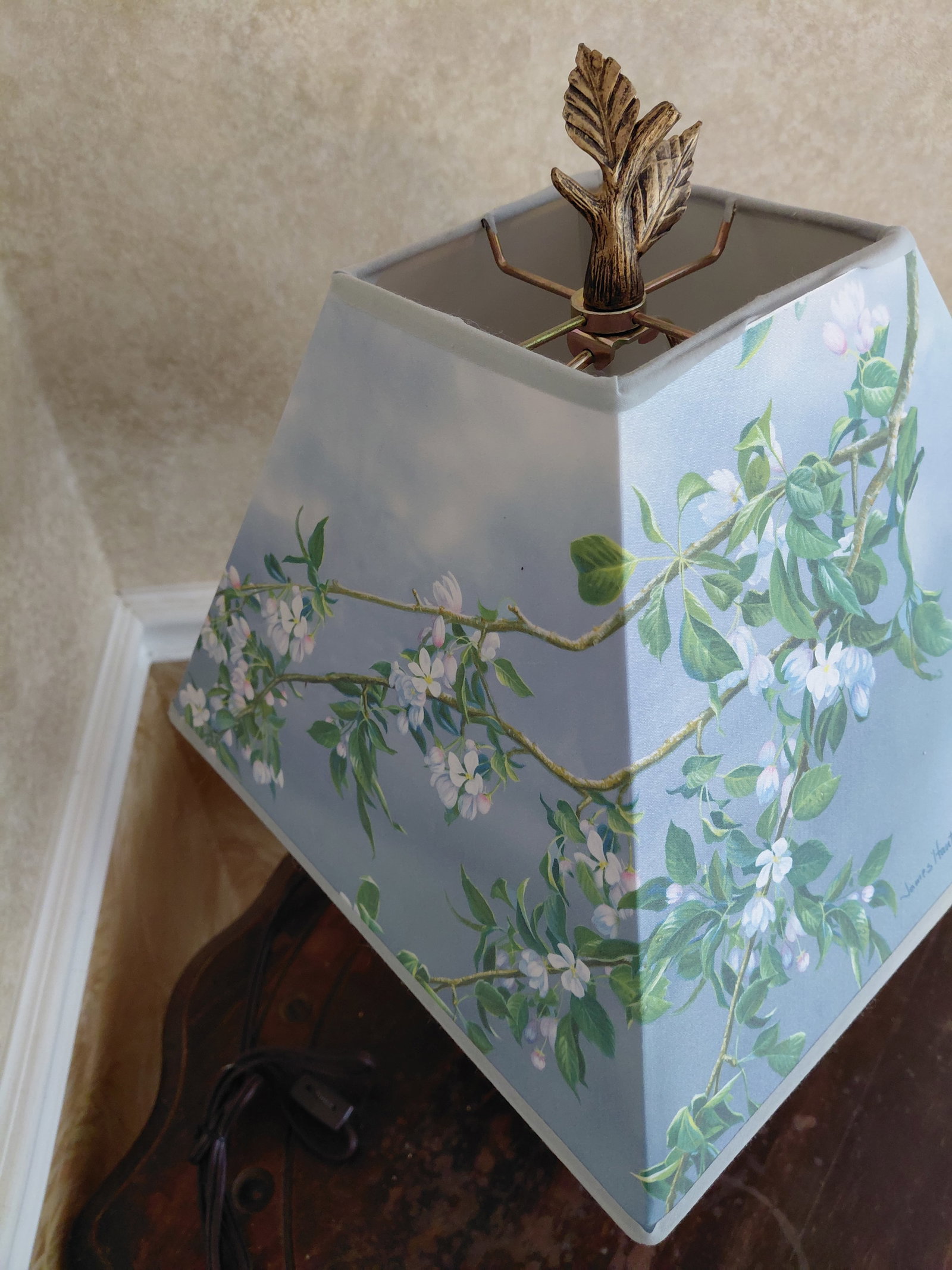 Bradford Echange Joyous Gatherings Sculpted Lamp - 6
