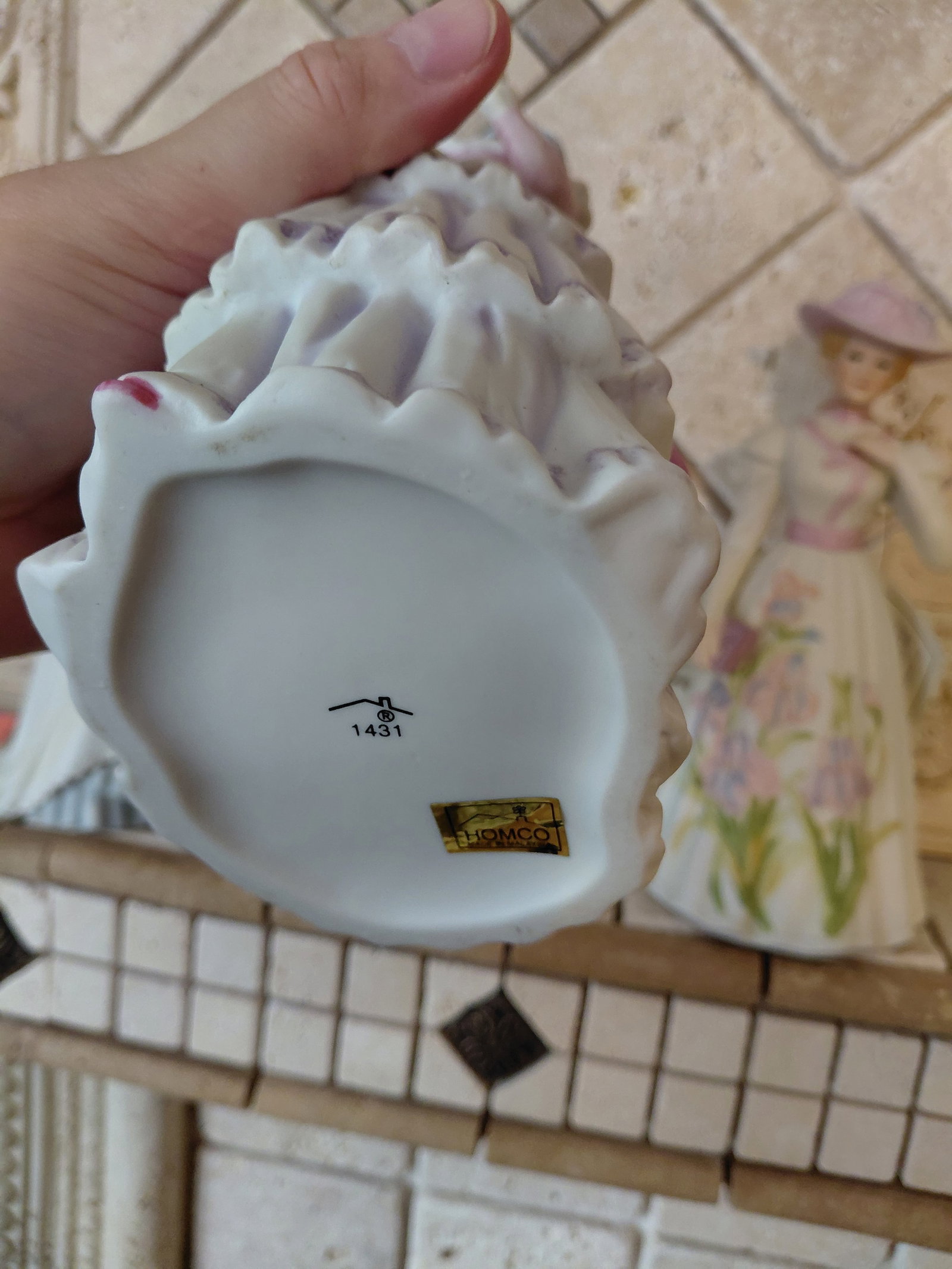Lot of 3 Porcelain Figurines - 4