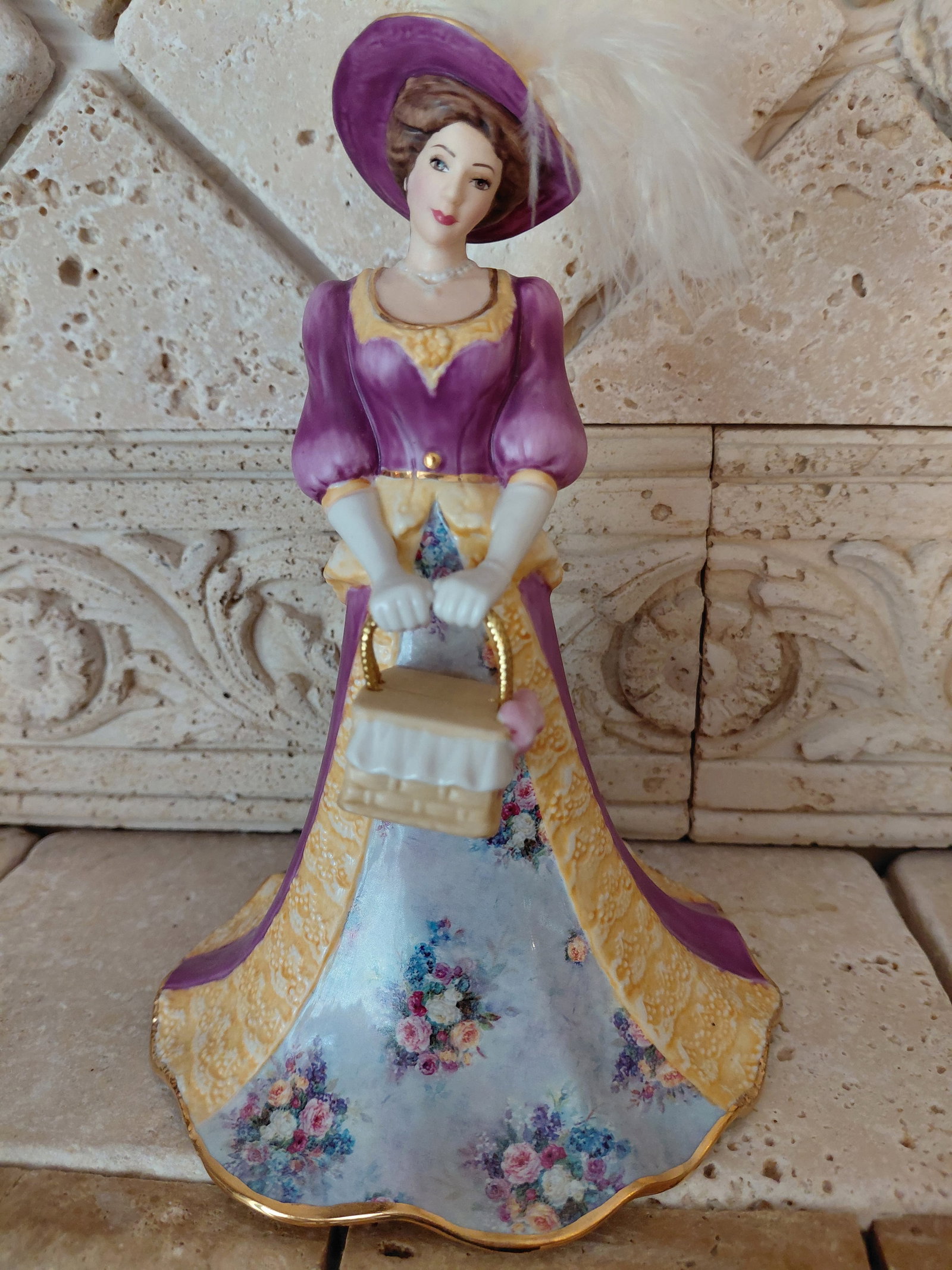 Bradford Exchange Lena Liu Figurine / Picnic for Two (1 of 5)