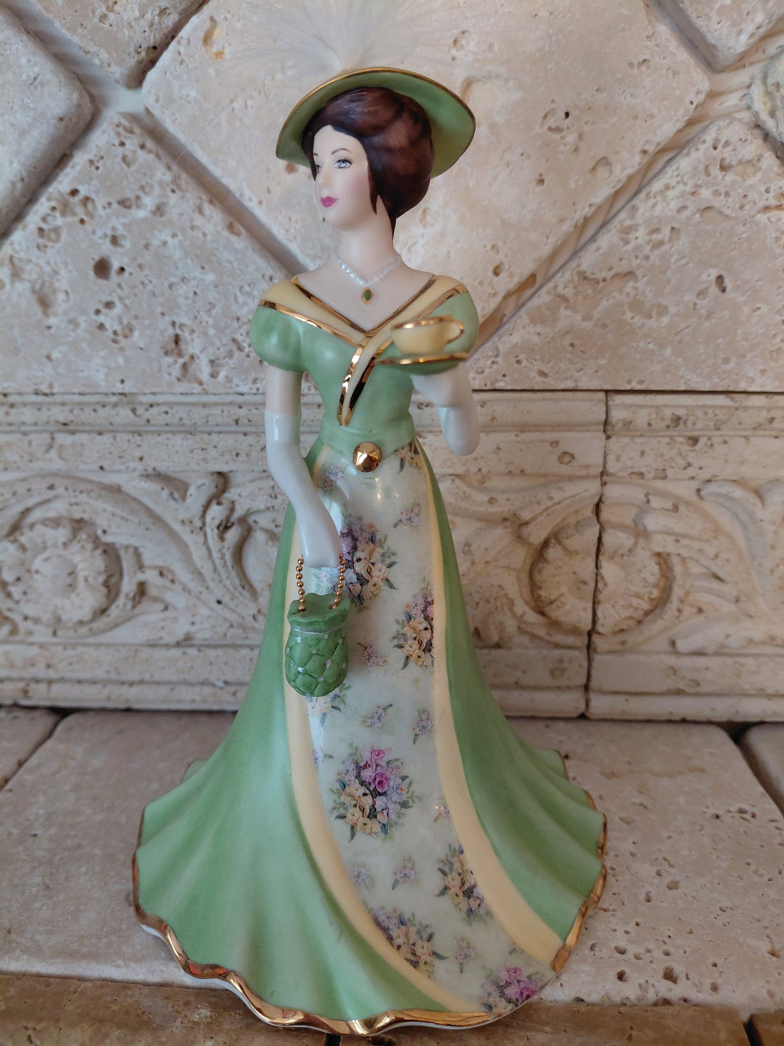 Bradford Exchange Lena Liu Figurine / Afternoon Tea: Bradford Exchange Lena Liu Figurine / Afternoon Tea