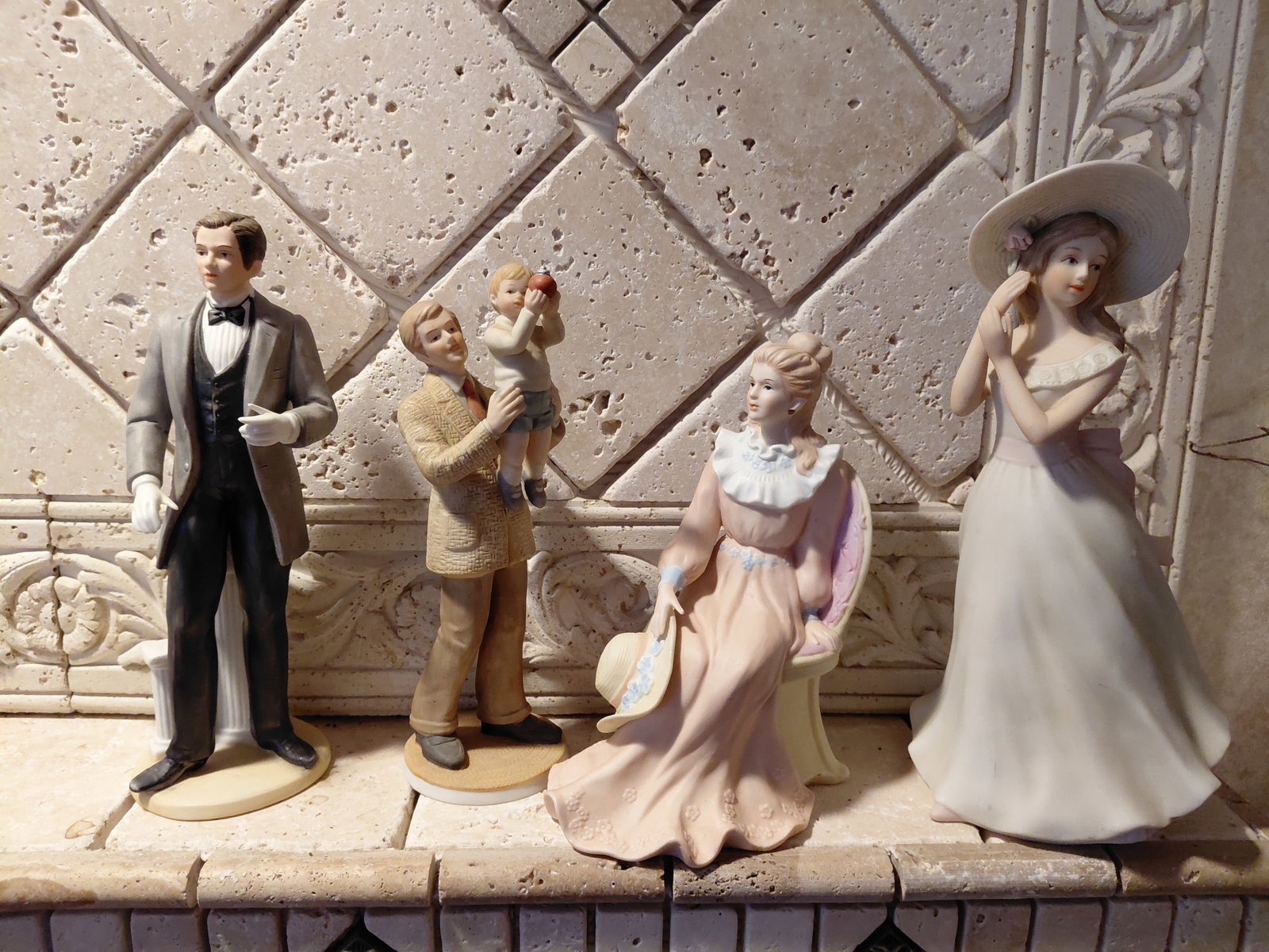 Lot of 4 Porcelain Figurines (1 of 5)