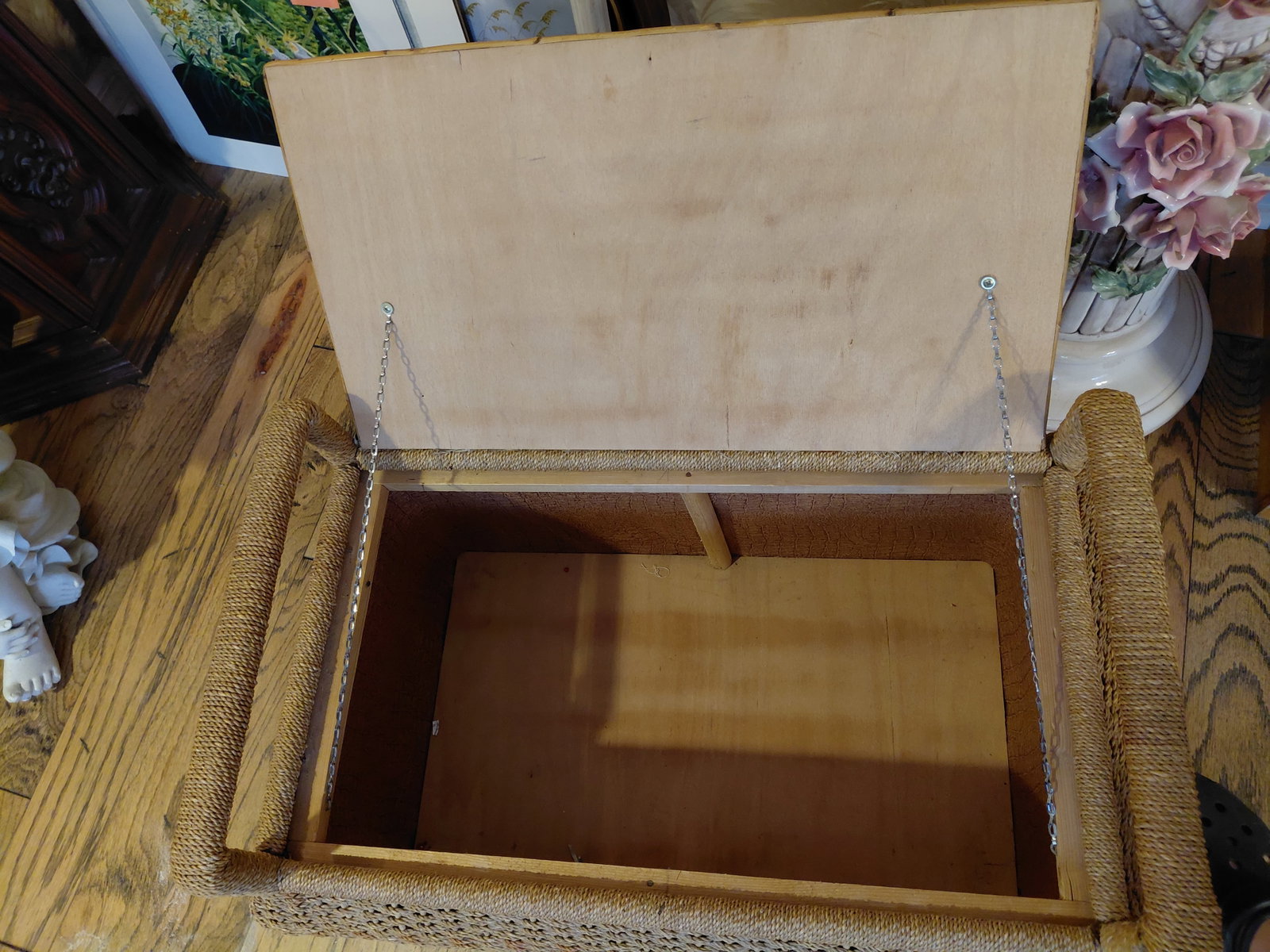Large Wicker Trunk Bench - 6