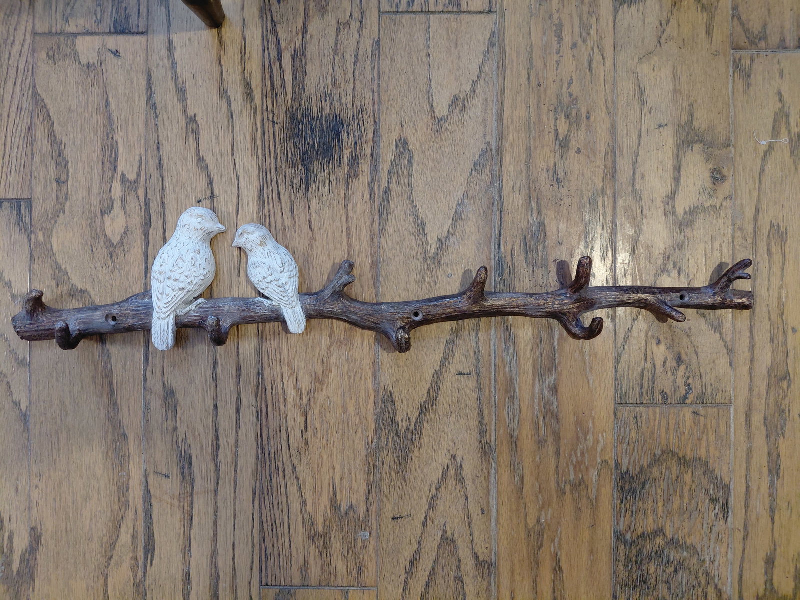 Unique Resin Coat Hanger (1 of 5)