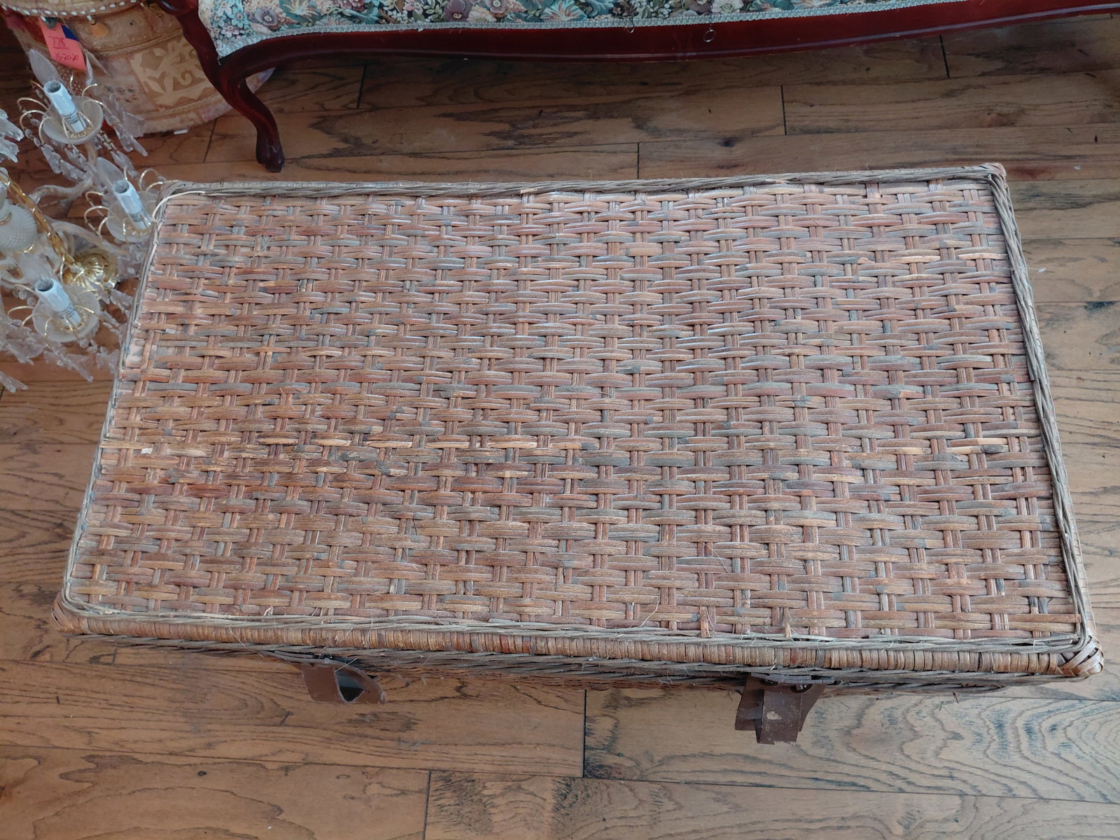 Large Wicker Trunk / Needs a good cleaning / as seen - 3
