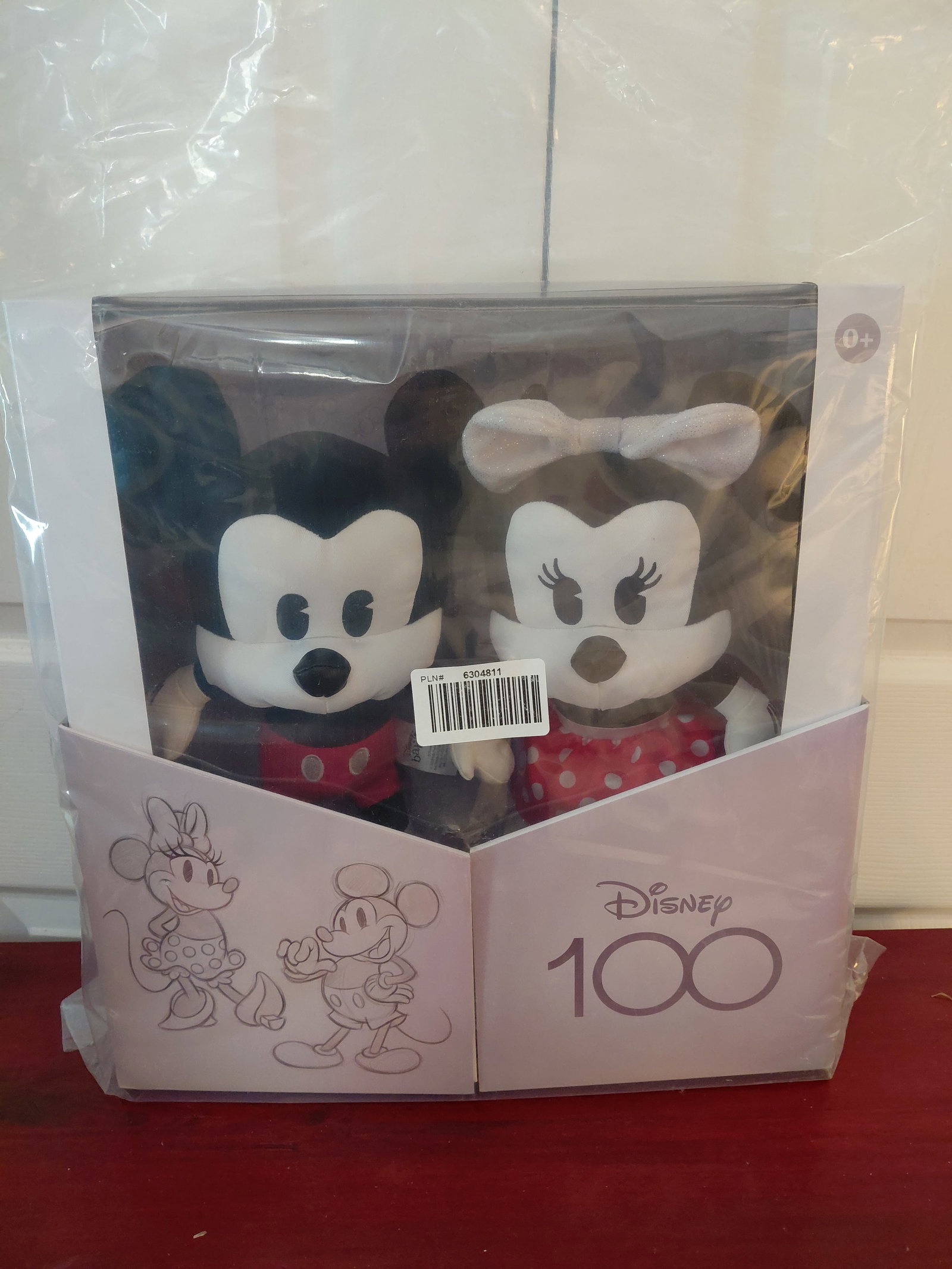 NEW Never Opened Disney Mickey & Minnie Plush Character Gift Set: NEW Never Opened Disney Mickey & Minnie Plush Character Gift Set